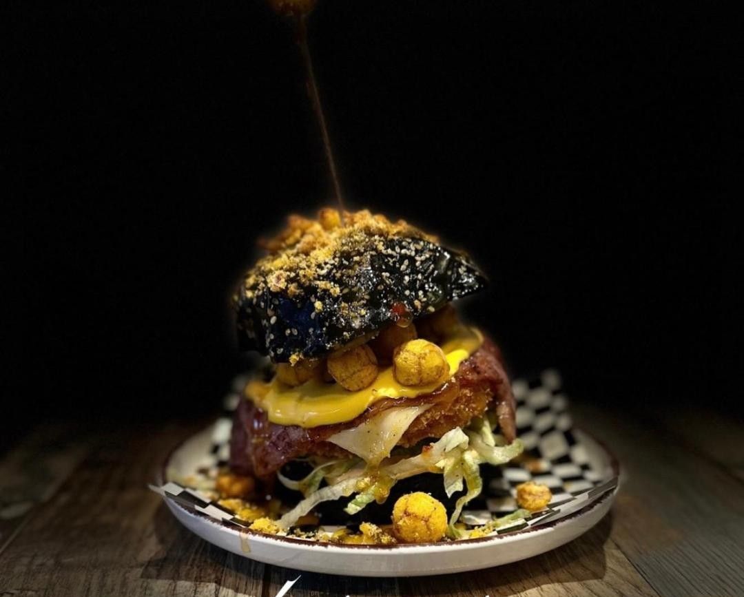 Vas por la comida, te quedas por el rollo y vuelves porque sabes lo que hay (1)