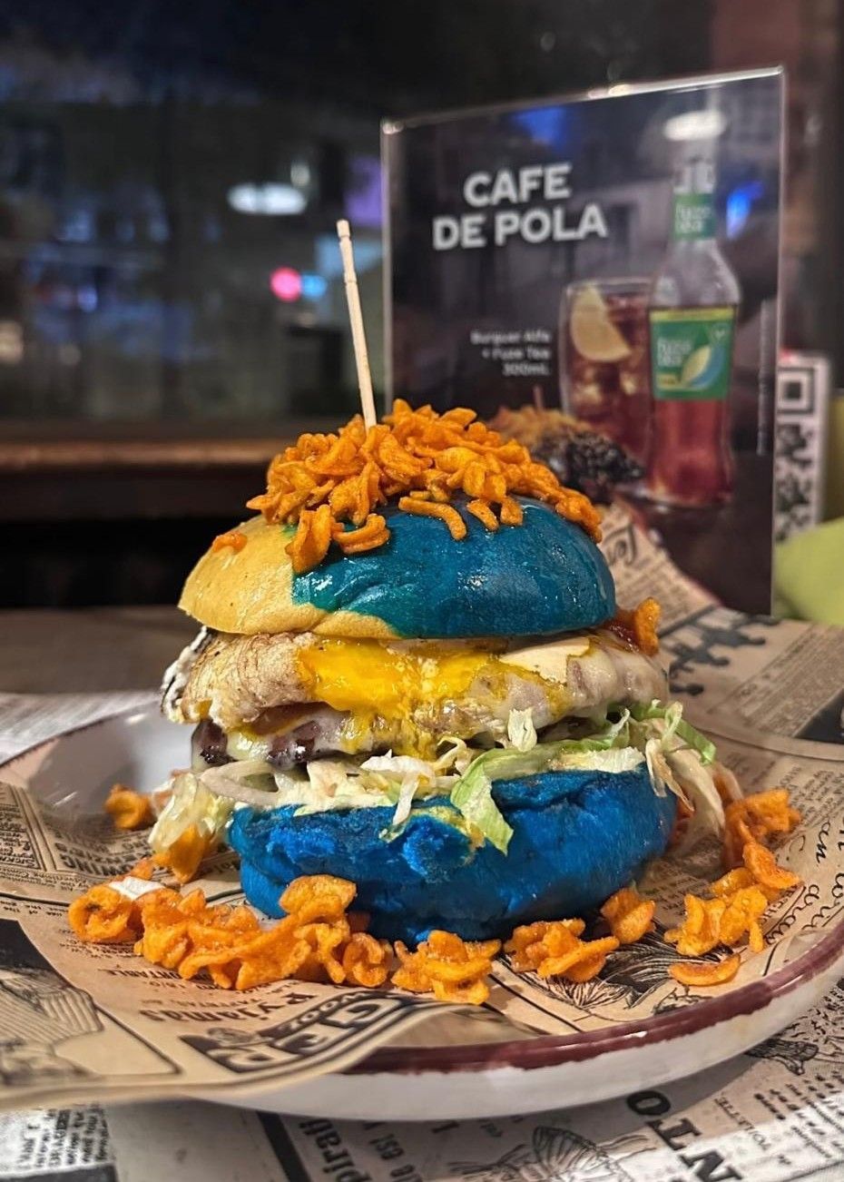 Vas por la comida, te quedas por el rollo y vuelves porque sabes lo que hay (9)