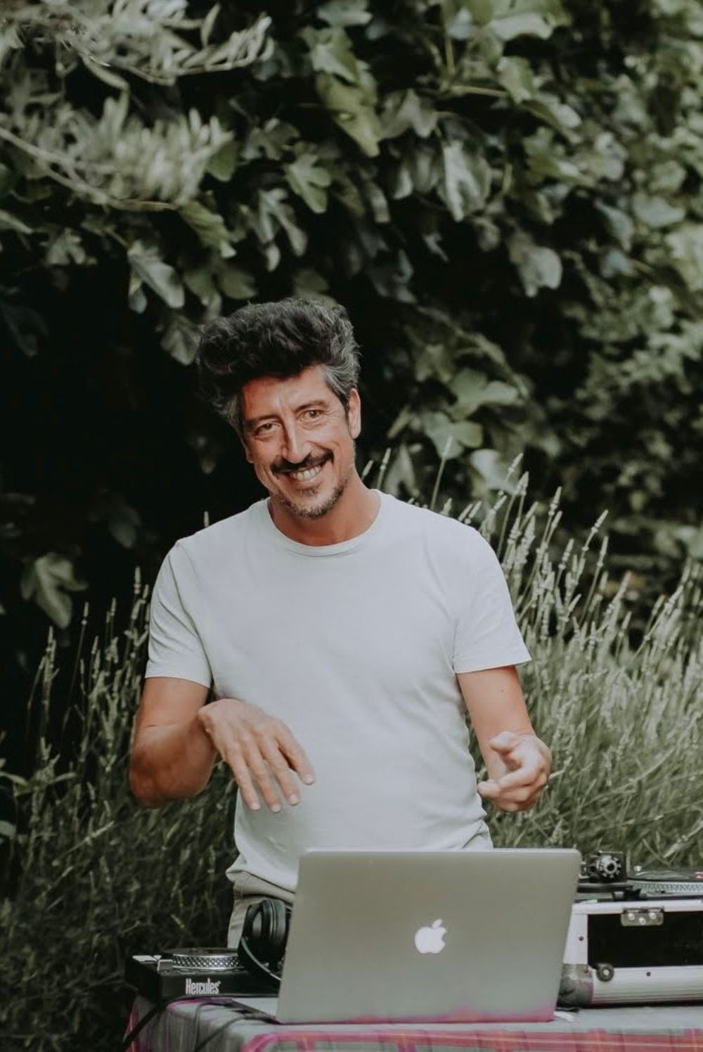 Una cata con banda sonora: llega a León ‘Vinos & Vinilos’ | L.N.C.