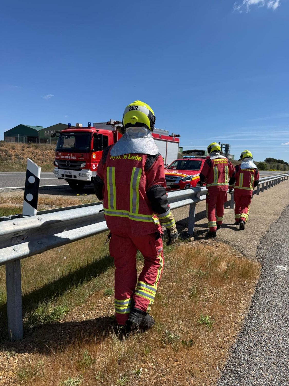 Accidente entre dos camiones en la A-231 en Santas Martas deja un conductor trasladado al hospital | BOMBEROS DE LEÓN Accidente entre dos camiones en la A-231 en Santas Martas deja un conductor trasladado al hospital | BOMBEROS DE LEÓN