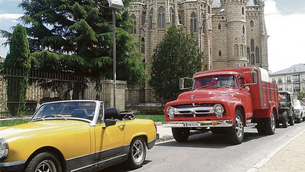 Una de las concentraciones de coches clásicos celebrada en años anteriores. | L.N.C. Una de las concentraciones de coches clásicos celebrada en años anteriores. | L.N.C.