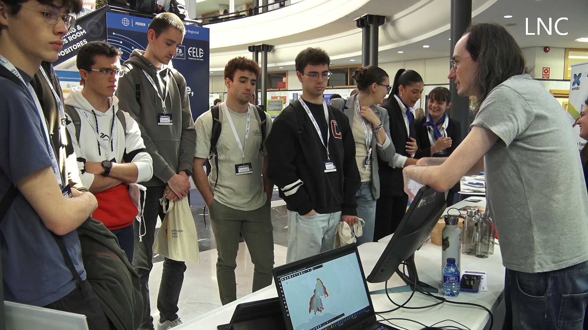 Los jóvenes de León se acercan a las empresas para apostar por su tierra Los jóvenes de León se acercan a las empresas para apostar por su tierra