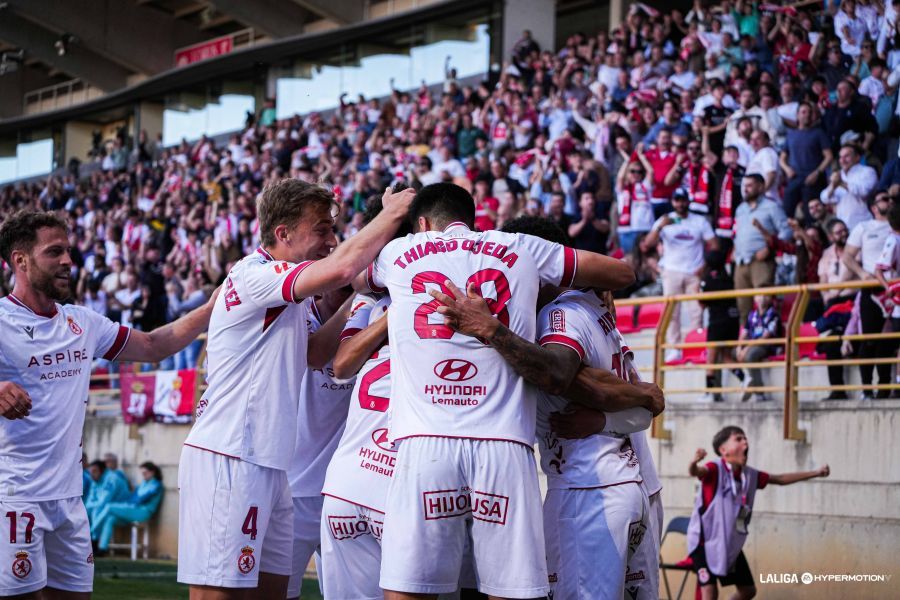 La Cultural tiene por delante uno de sus últimos trenes hacia la permanencia. LALIGA