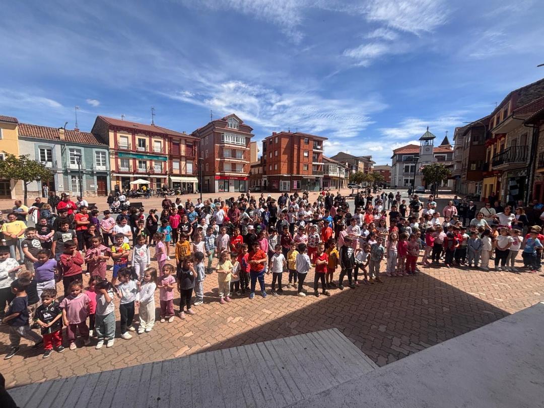 Juegos, dinámicas y deporte protagonizaron la jornada. CEIP EMILIA MENÉNDEZ (1)