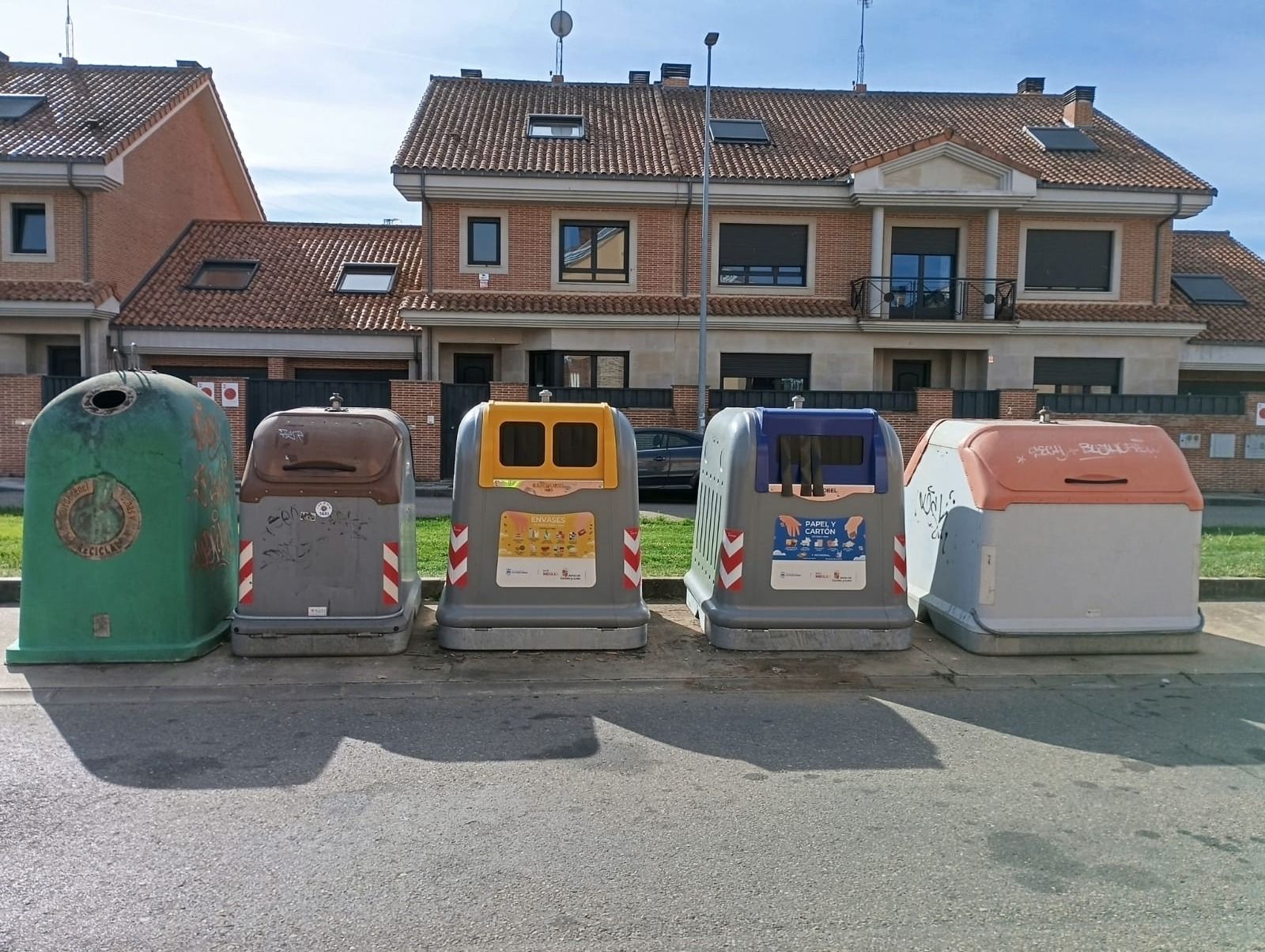 Contenedores en La Candamia.