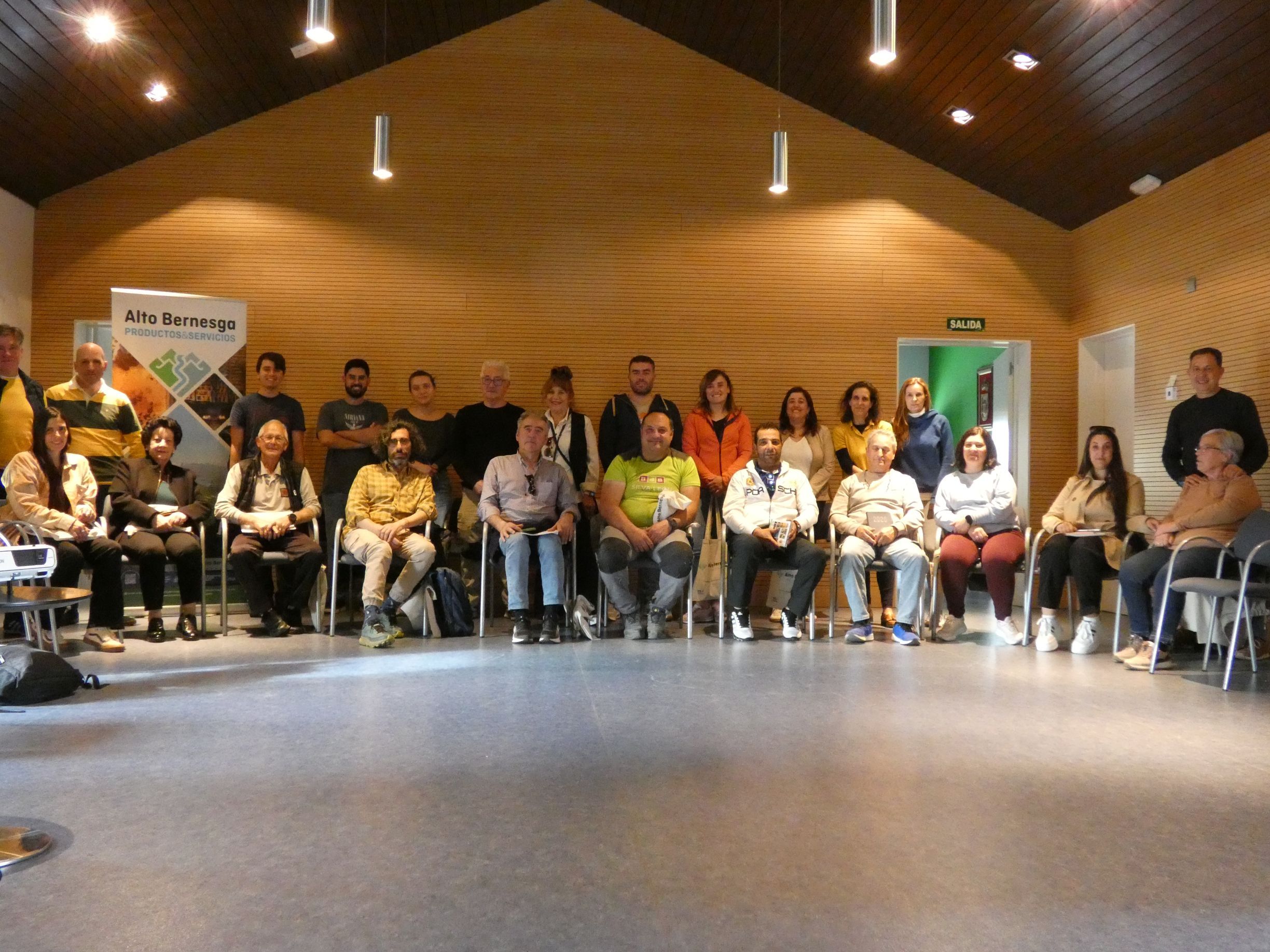 Foto de grupo de la reunión del Consejo de Participación Ciudadana.
