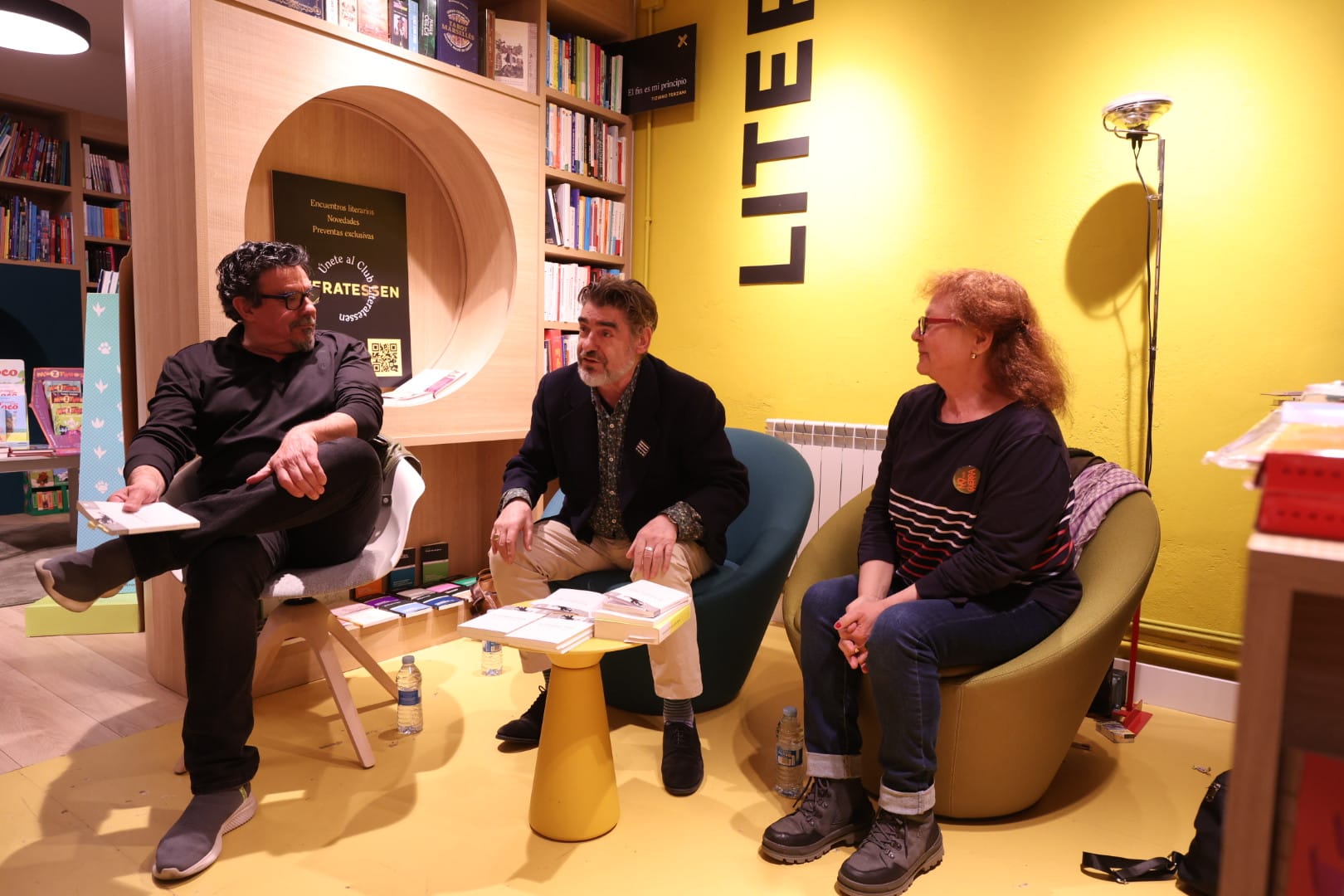 Ildefonso Rodríguez presentó este viernes en el espacio Literatessen su nuevo libro, ‘En bandada, libres’ | FERNANDO OTERO 