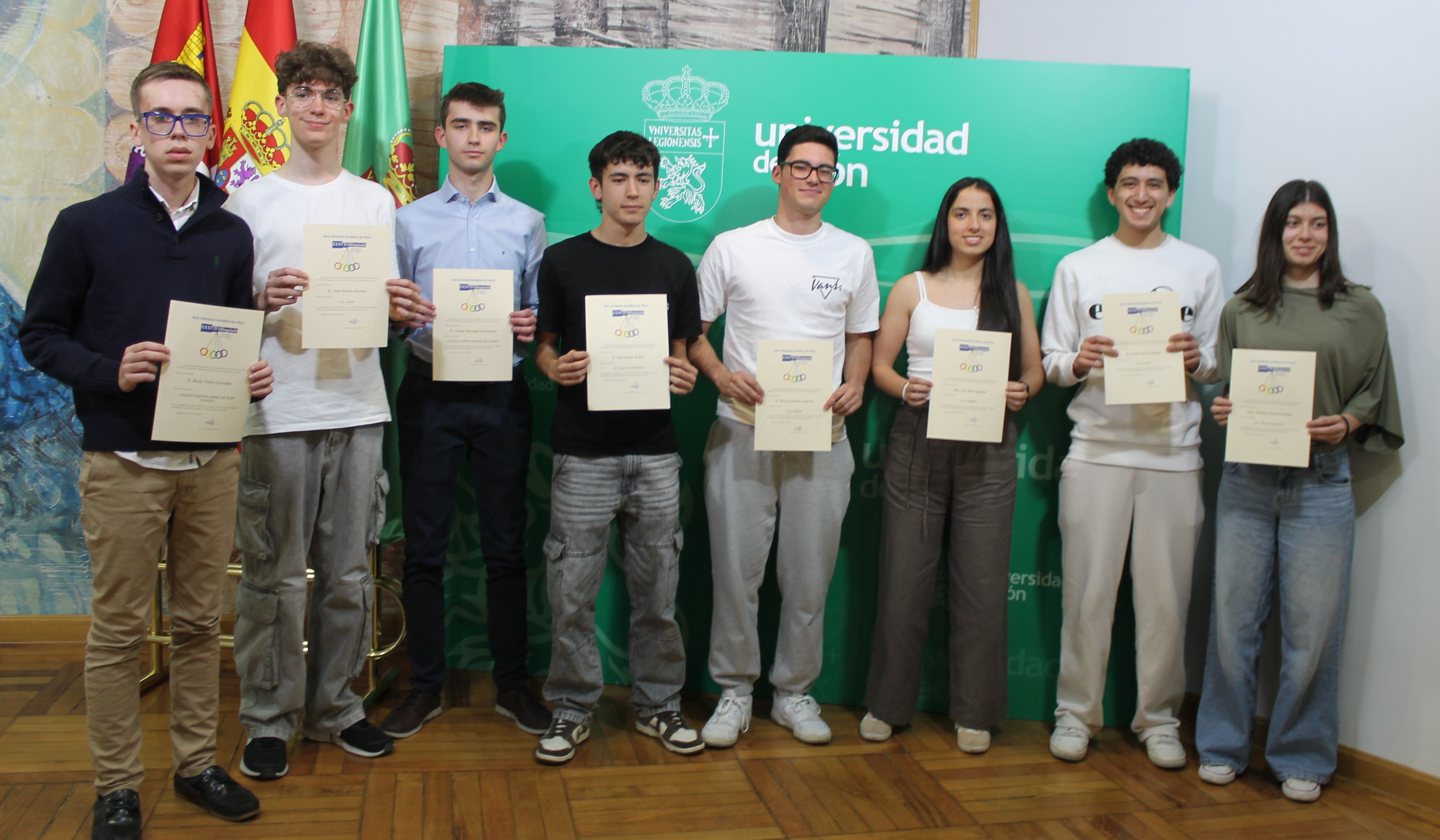 Ganadores de la Olimpiada de Física. | L.N.C.