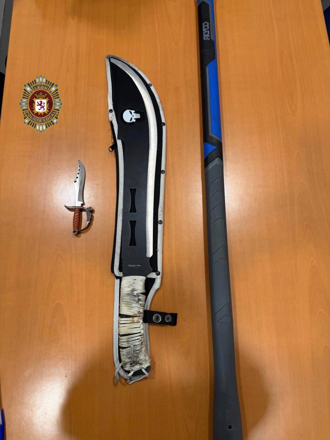 MACHETES POLICÍA LOCAL