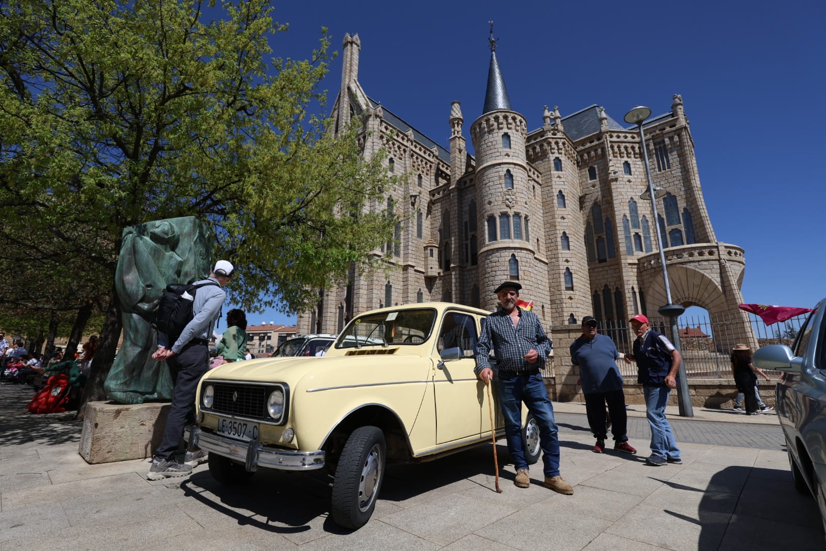Concentración de coches clásicos de Astorga del año pasado. | FERNANDO OTERO Concentración de coches clásicos de Astorga del año pasado. | FERNANDO OTERO