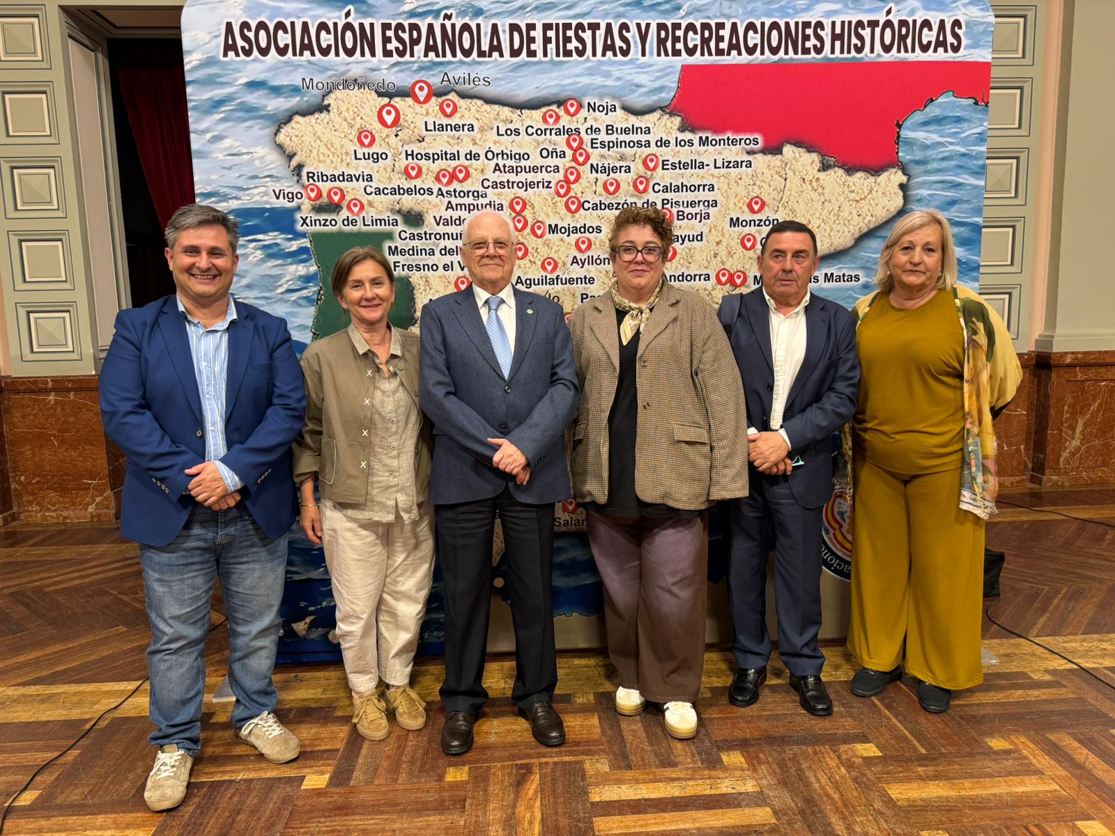 Foto de la Asamblea General de la Asociación Española de Fiestas y Recreaciones Históricas celebrada en Lugo. | L.N.C.