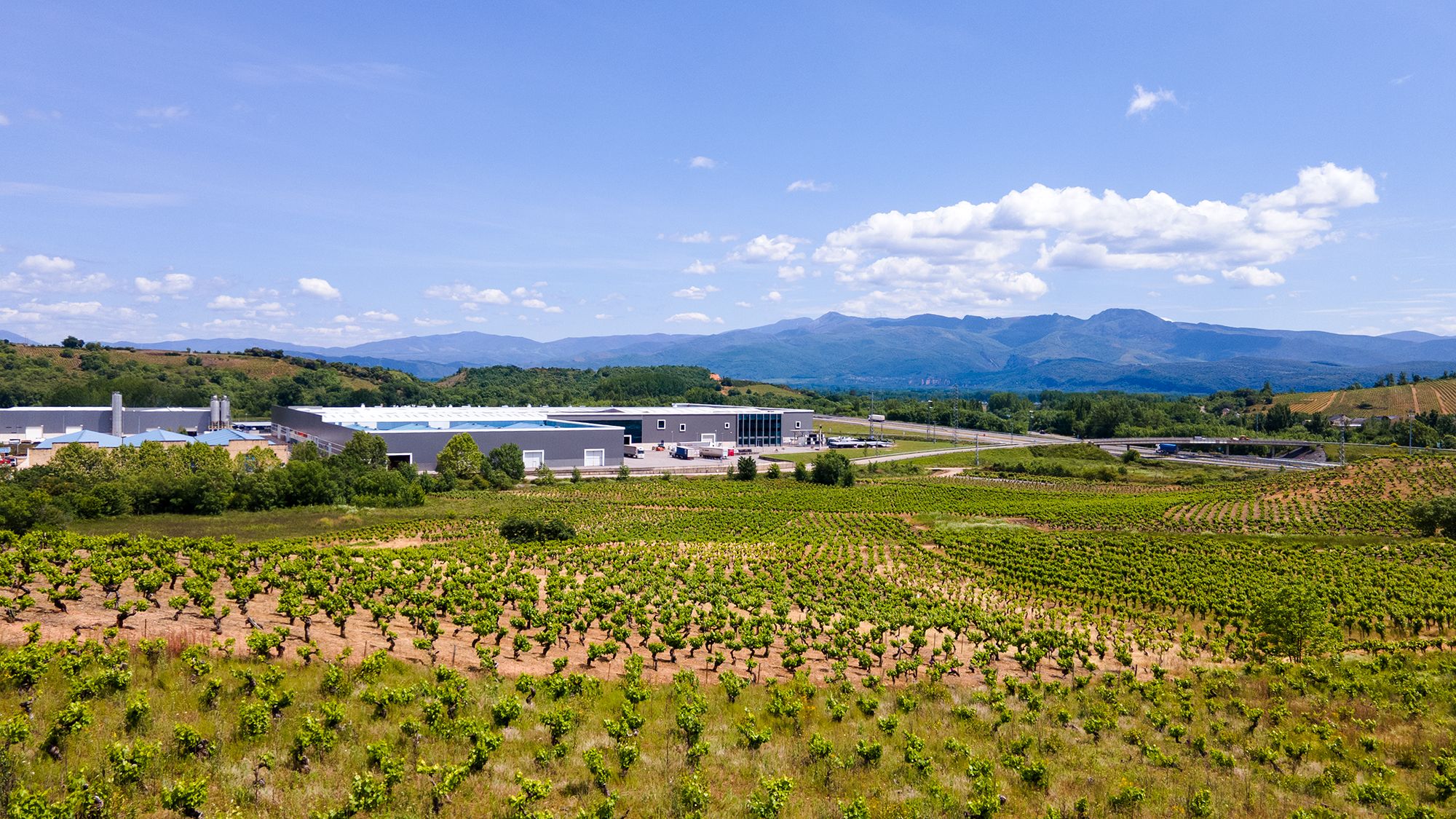 Vista de la fábrica desde el exterior.
