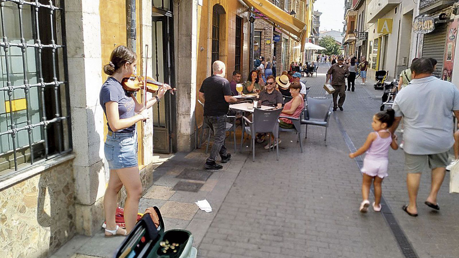 Uno de los conciertos en la calle de una de las pasadas ediciones. ORQUESTA IBÉRICA