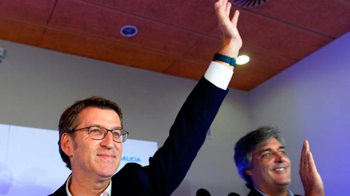 Feijóo celebrando su nueva mayoría absoluta en Galicia. | ABC