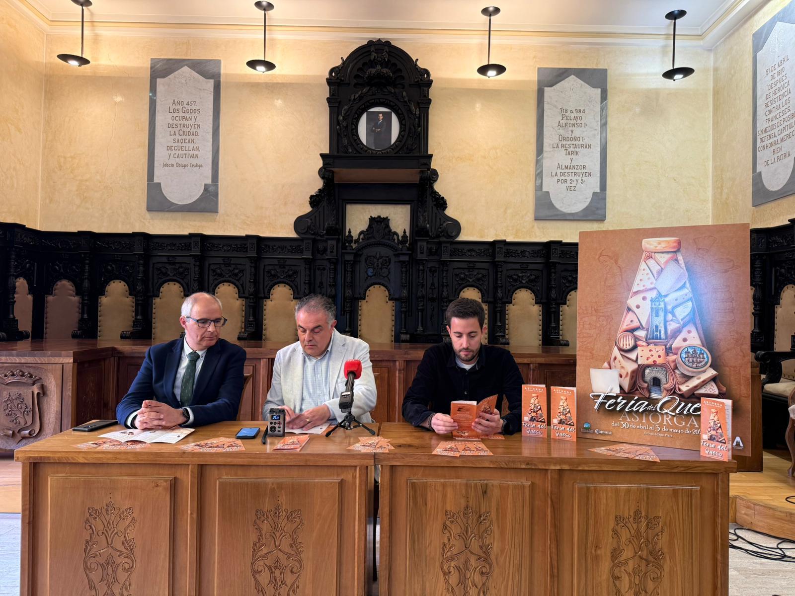 Alberto Natal, José Luis Nieto y Jonathan Garrote durante la presentación.