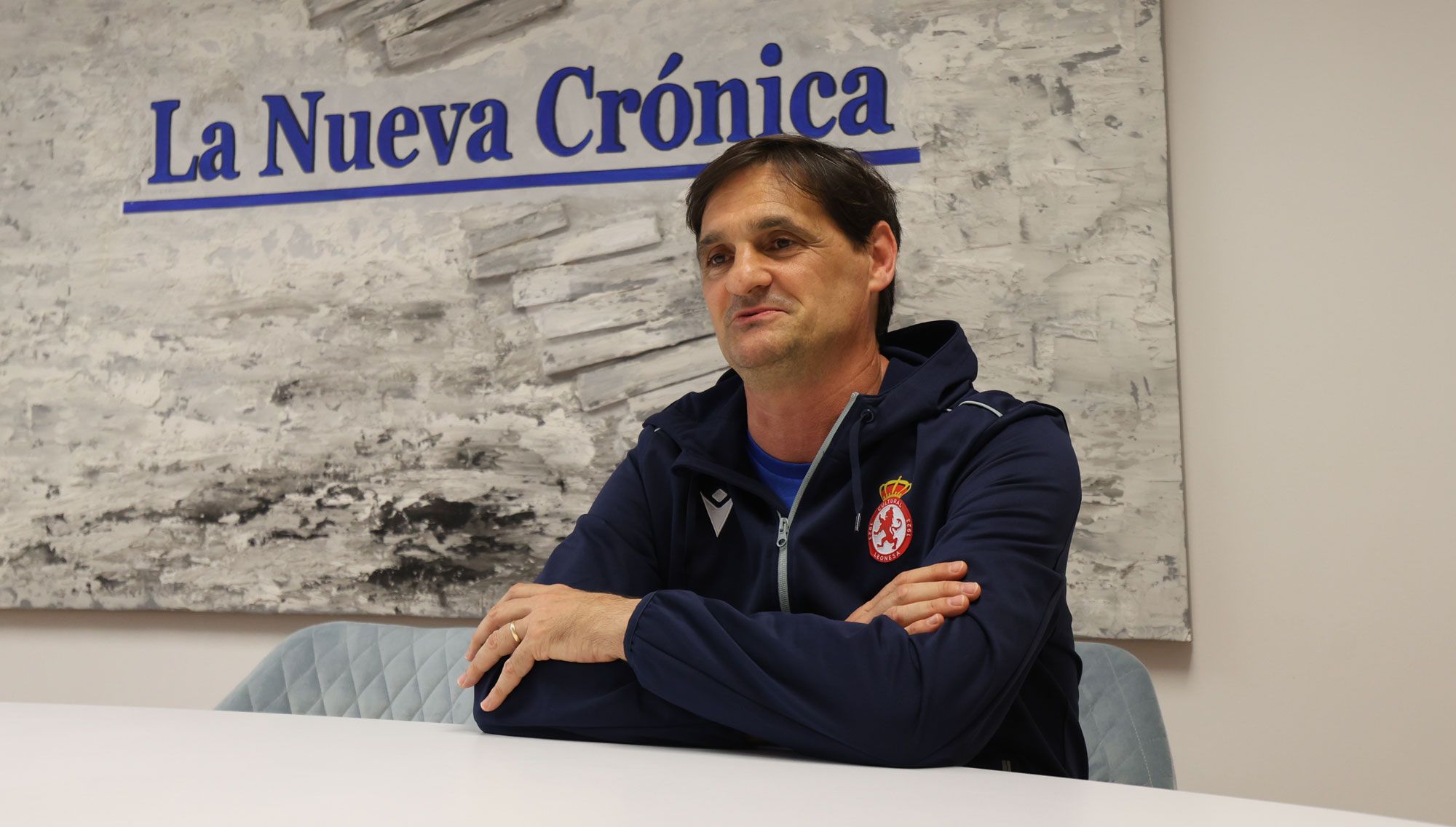 Luis Castillo, durante la entrevista en la sede de La Nueva Crónica. | FERNANDO OTERO