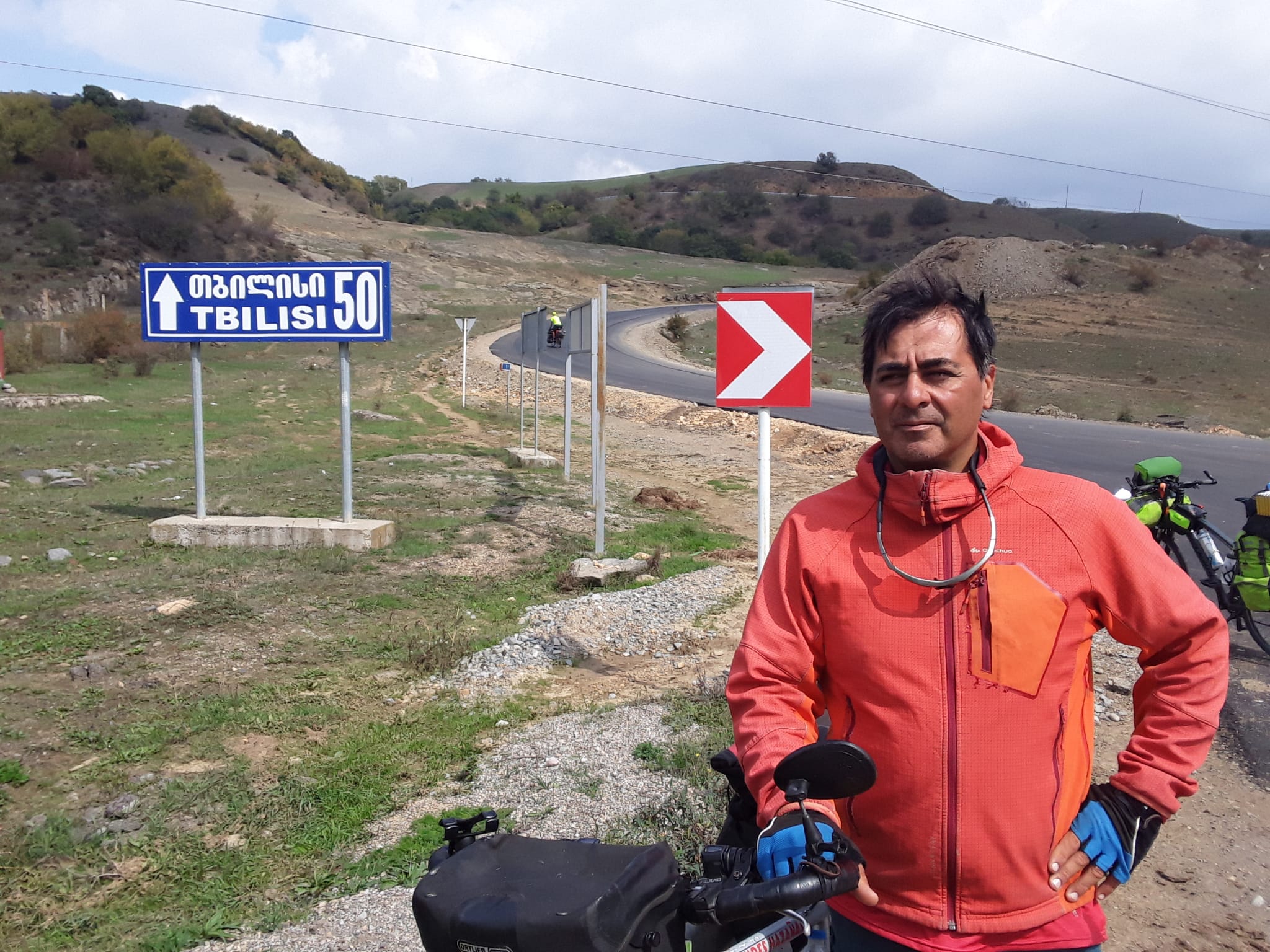 Néstor Yuguero en medio de su gran hazaña.