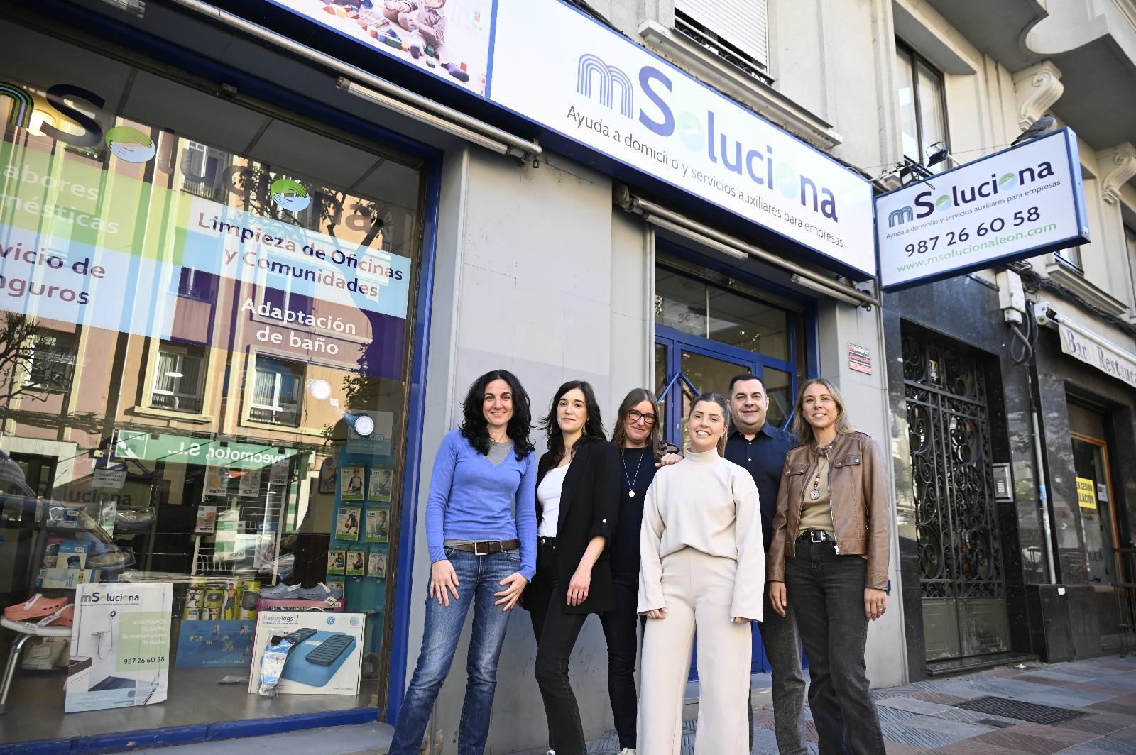 El equipo de mSoluciona León, expertos en cuidados a nuestros mayores.