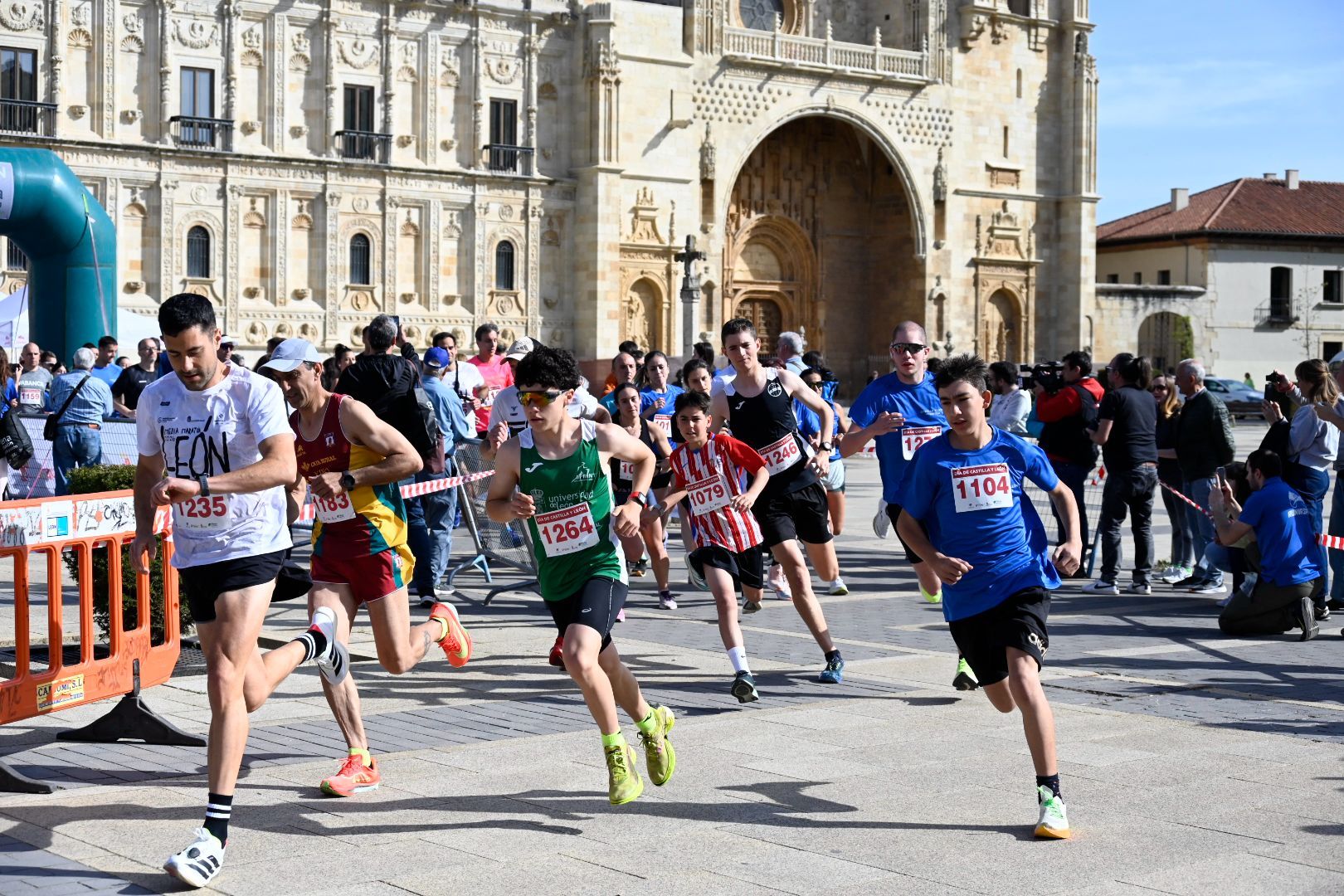 Carrera y marcha solidaria Día de Castilla y León 2026 