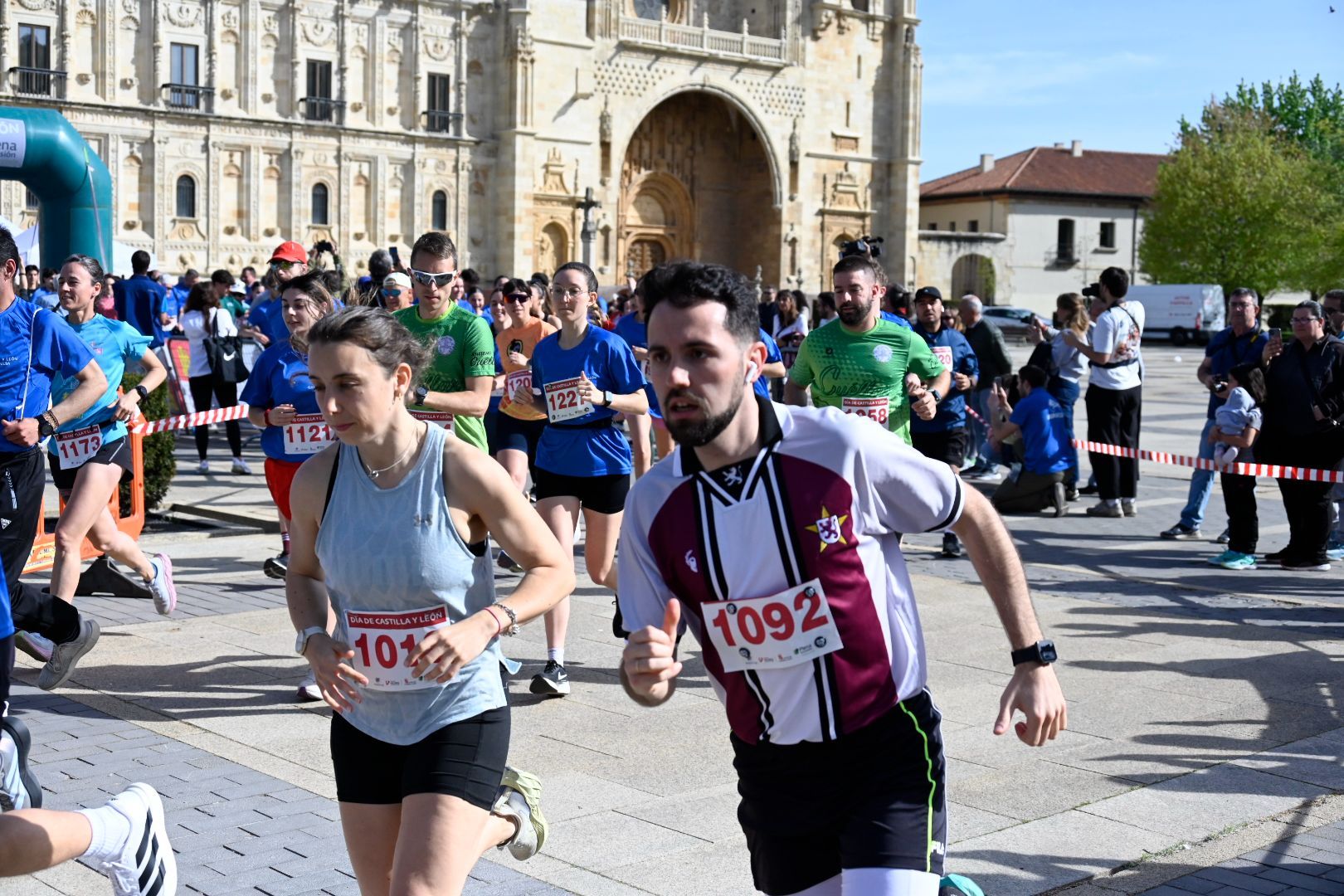 Un instante de la 'Carrera y marcha solidaria Día de Castilla y León 2026' . | SAÚL ARÉN