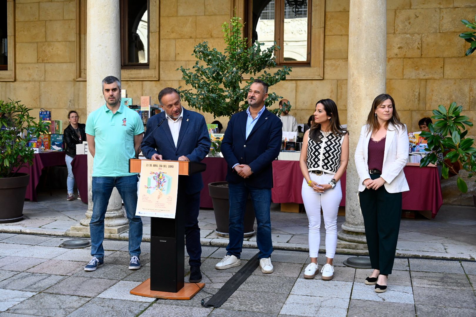 Un instante del anuncio del nuevo certamen literario nacido en León. | SAÚL ARÉN