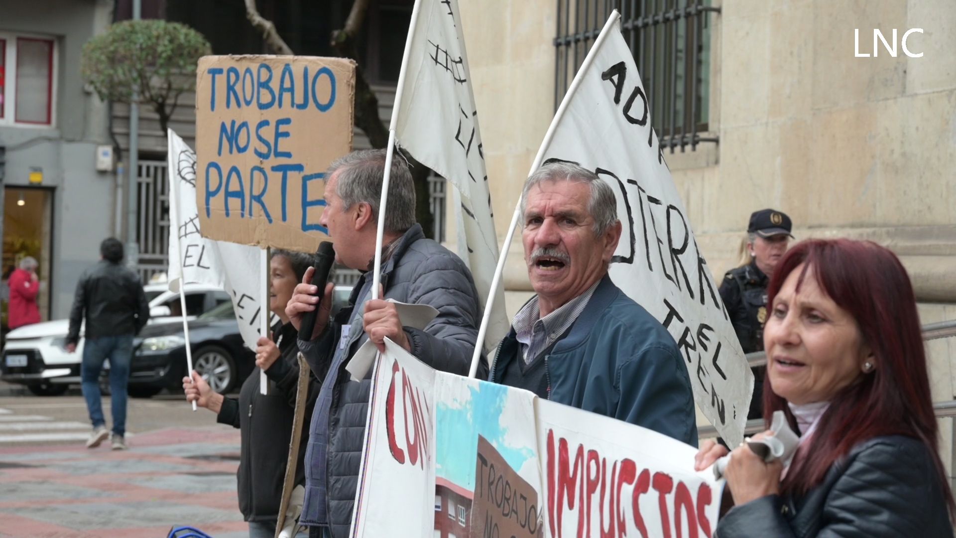 Los vecinos de San Andrés insisten en el soterramiento y en denunciar el "abuso" de Adif