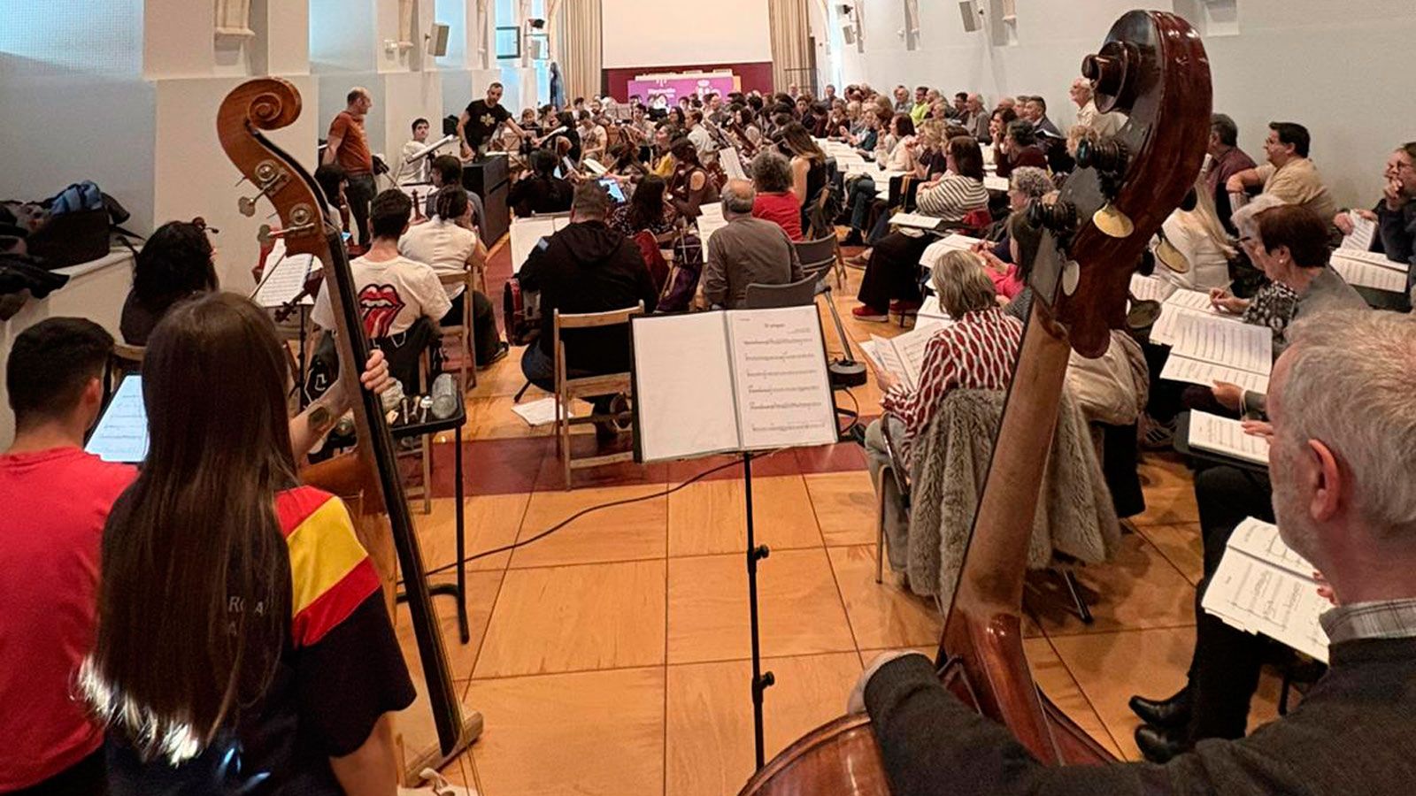 Un ensayo de 'Raíces sonoras', que este sábado llega a la iglesia de San Francisco de León. | L.N.C.