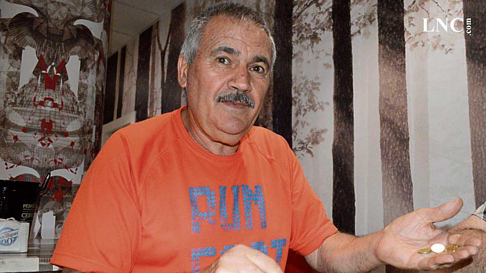 José Antonio Hidalgo, descendiente de Felipe Valdeón, inventor del juego de los chinos y organizador del campeonato