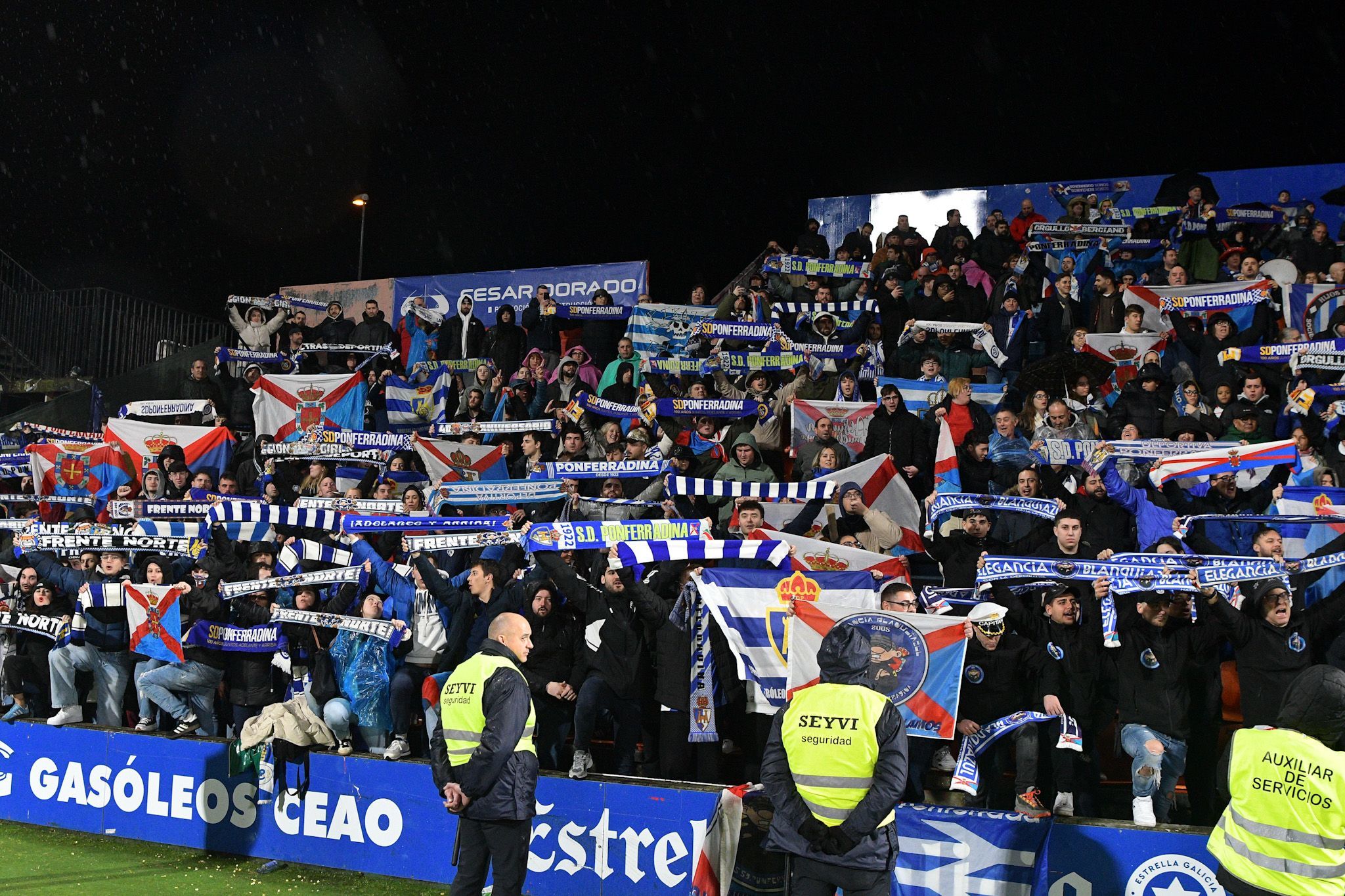 La afición de la Deportiva quiere llenar su sector en el Ruta de la Plata, como ya hizo en Lugo. ENRIQUE RAMÓN