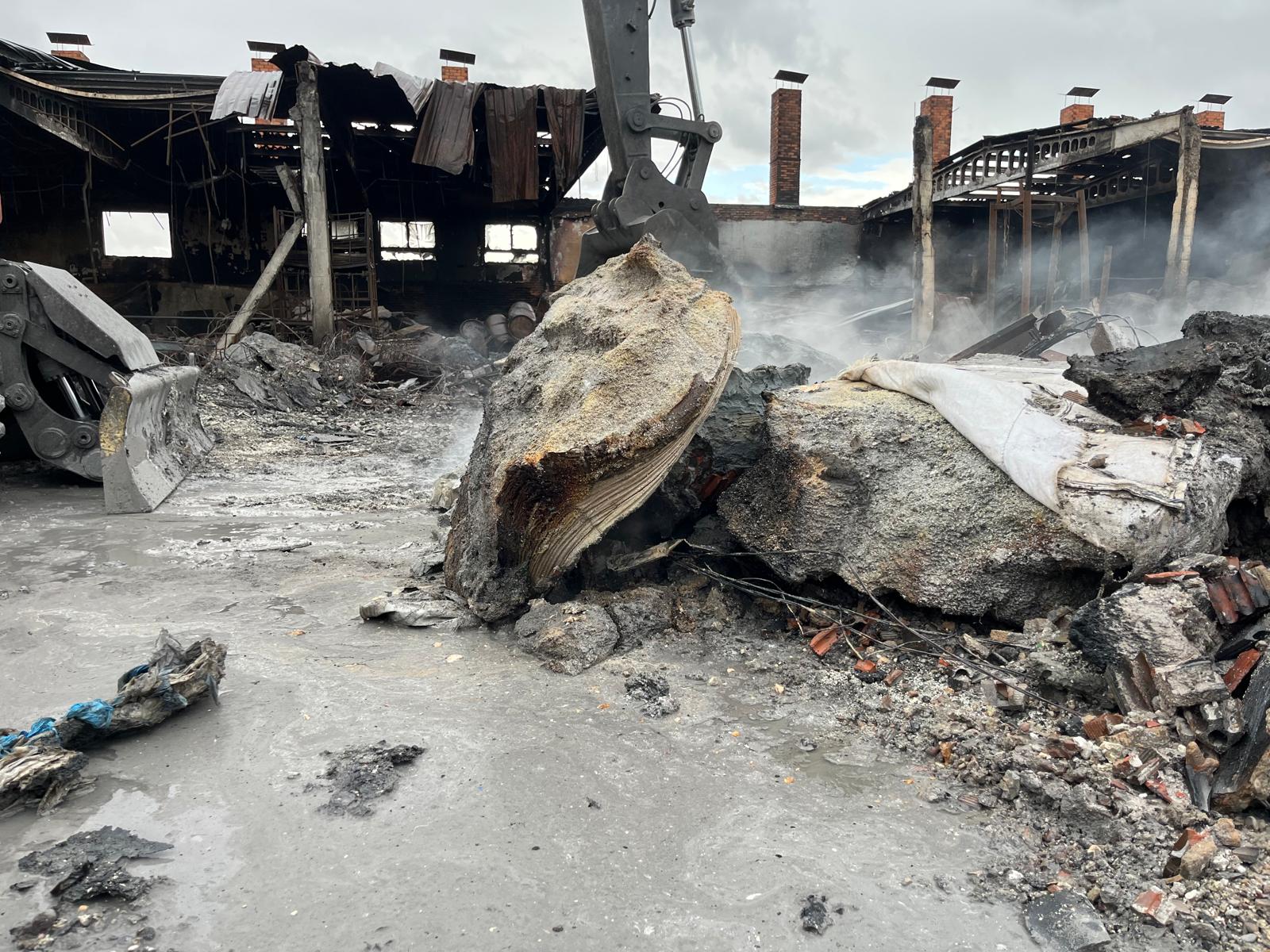 Estado en el que ha quedado la nave industrial. | L.N.C.