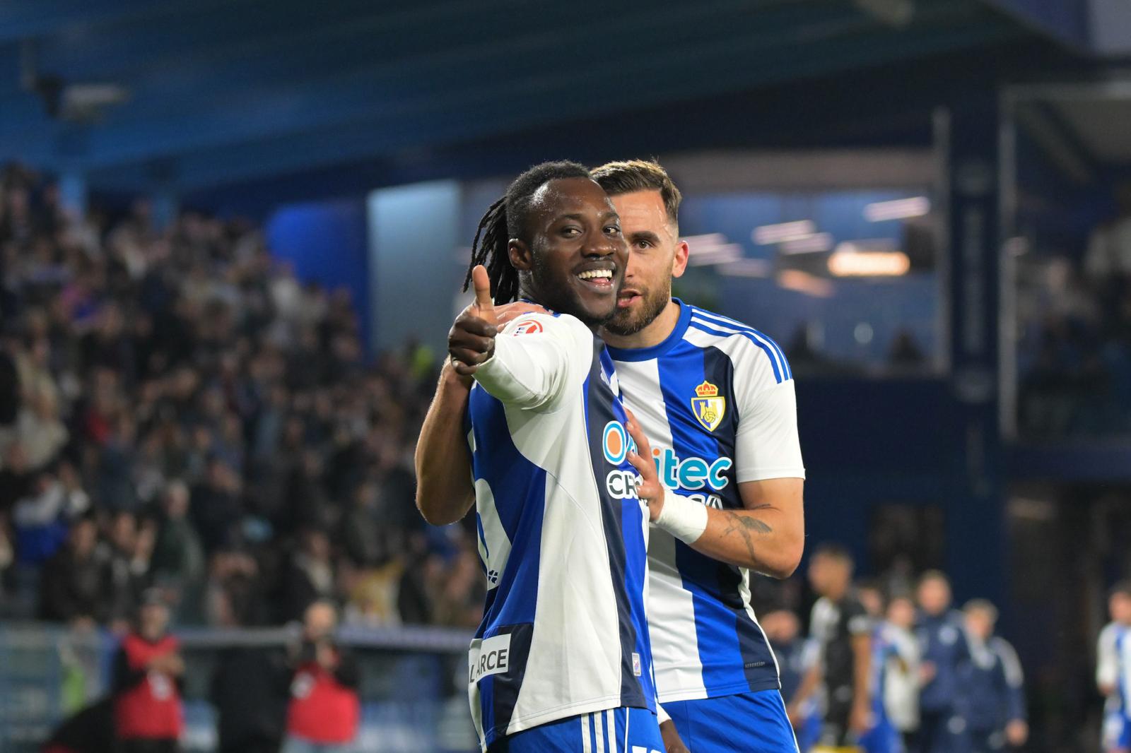 Frimpong celebra su gol ante Unionistas con Nóvoa. QUINITO