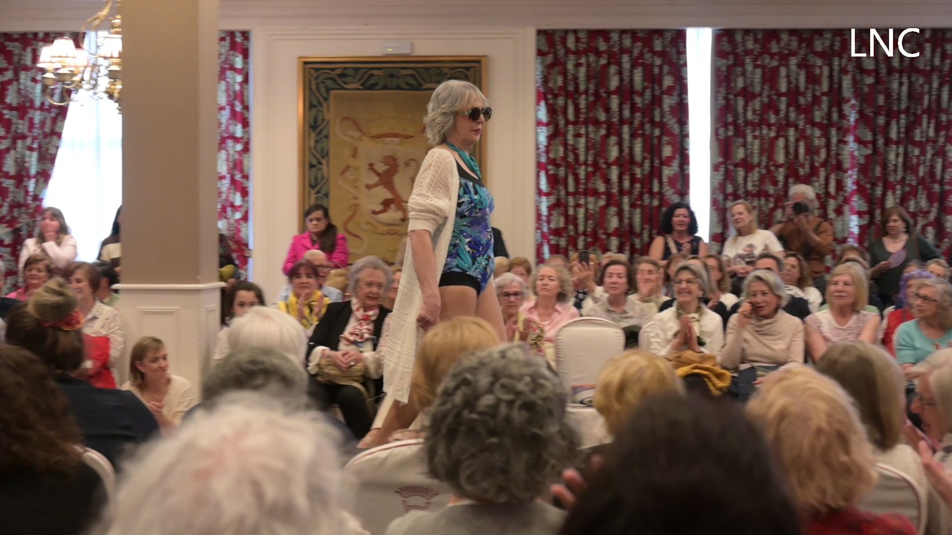 El desfile de Almom por el cáncer de mama que es más que una 'moda'