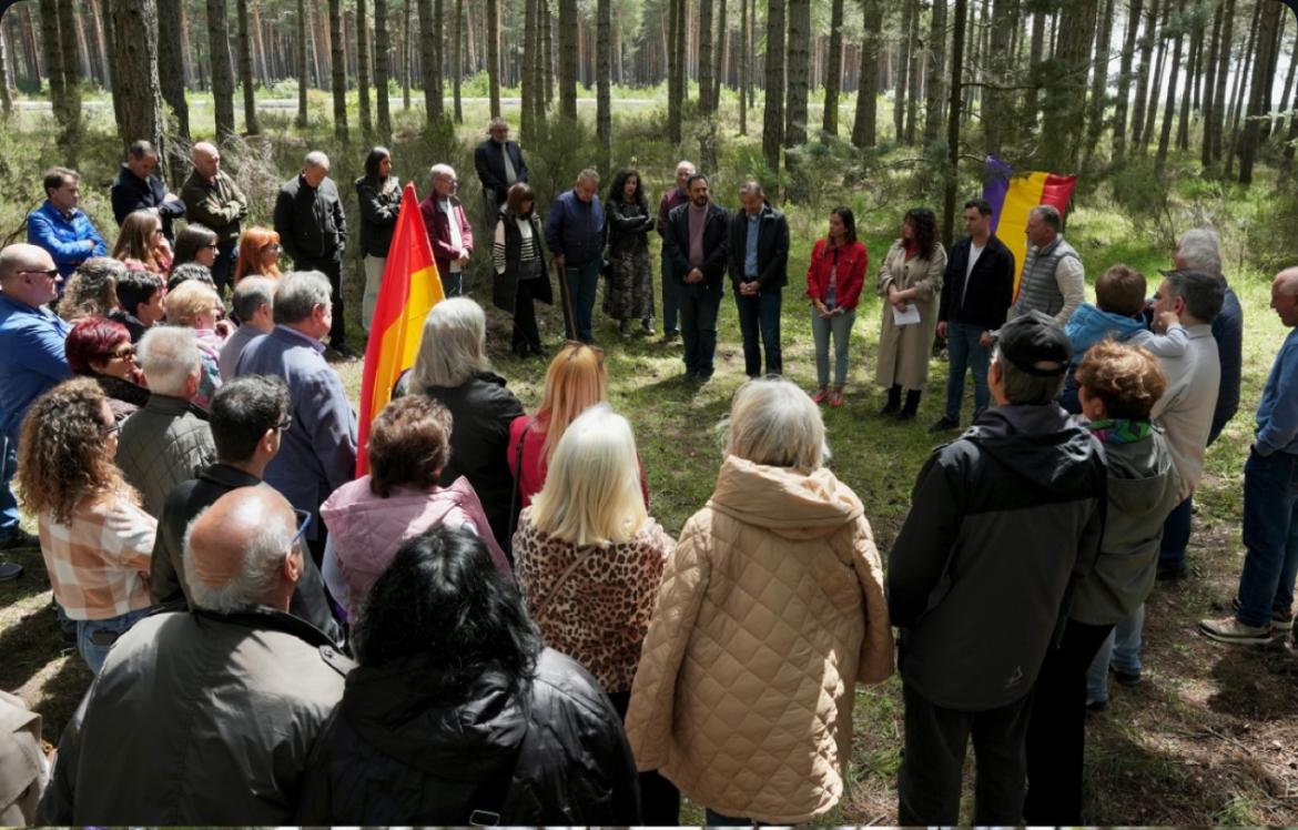 Un momento del acto celebrado un primero de mayo más en El Rabizo.