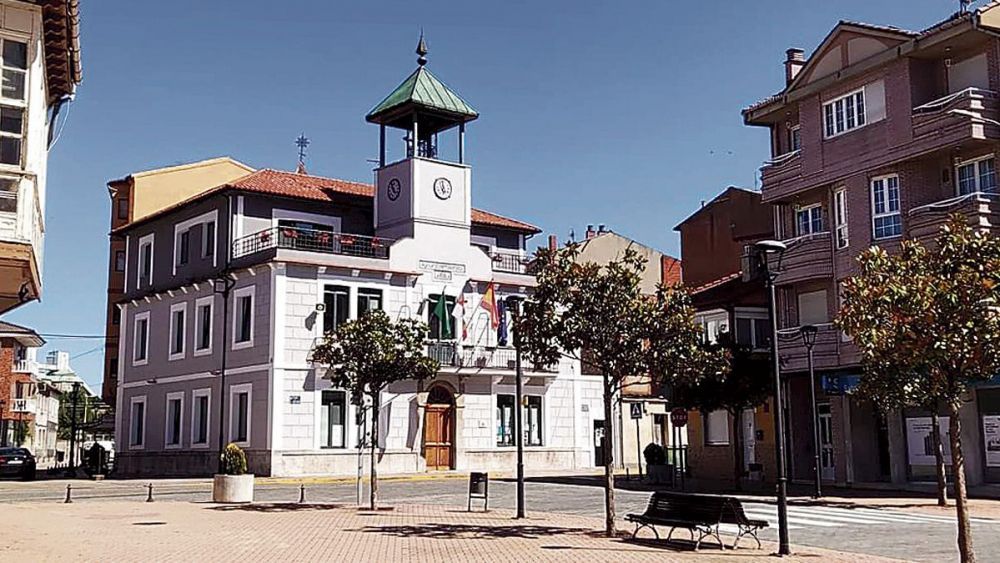 El Ayuntamiento de La Robla en una imagen de archivo. L.N.C.