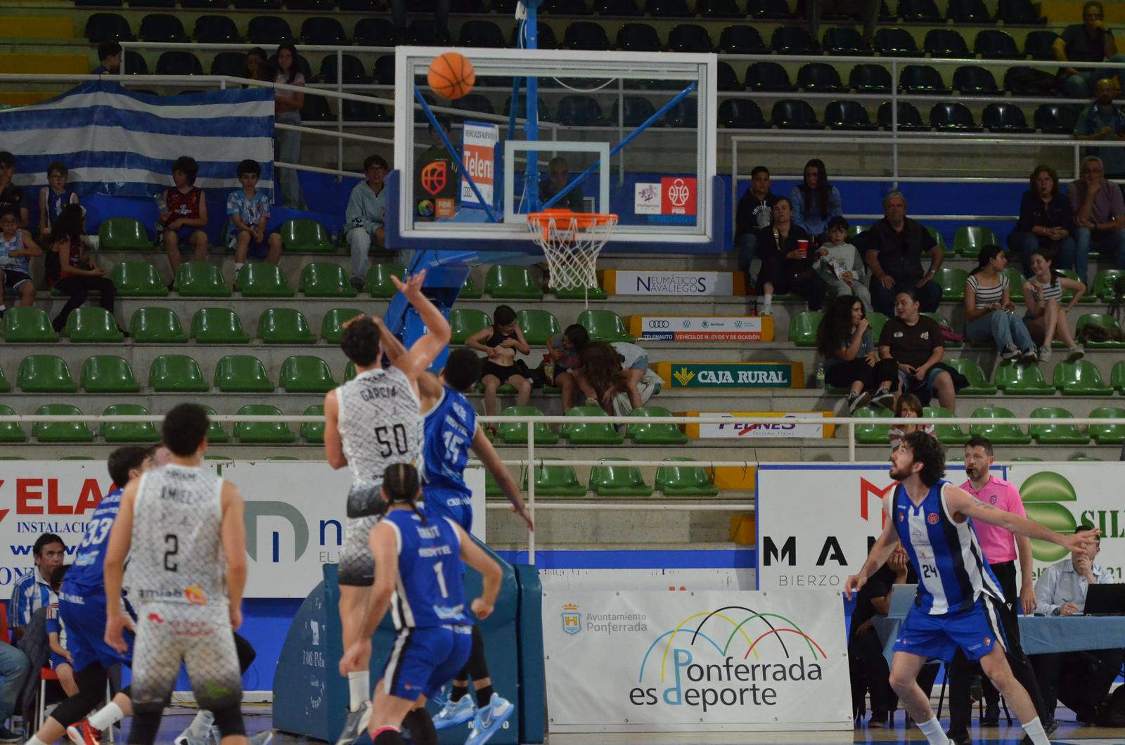 El Clínica Ponferrada busca darle la vuelta a la eliminatoria de ‘playoff’. QUINITO