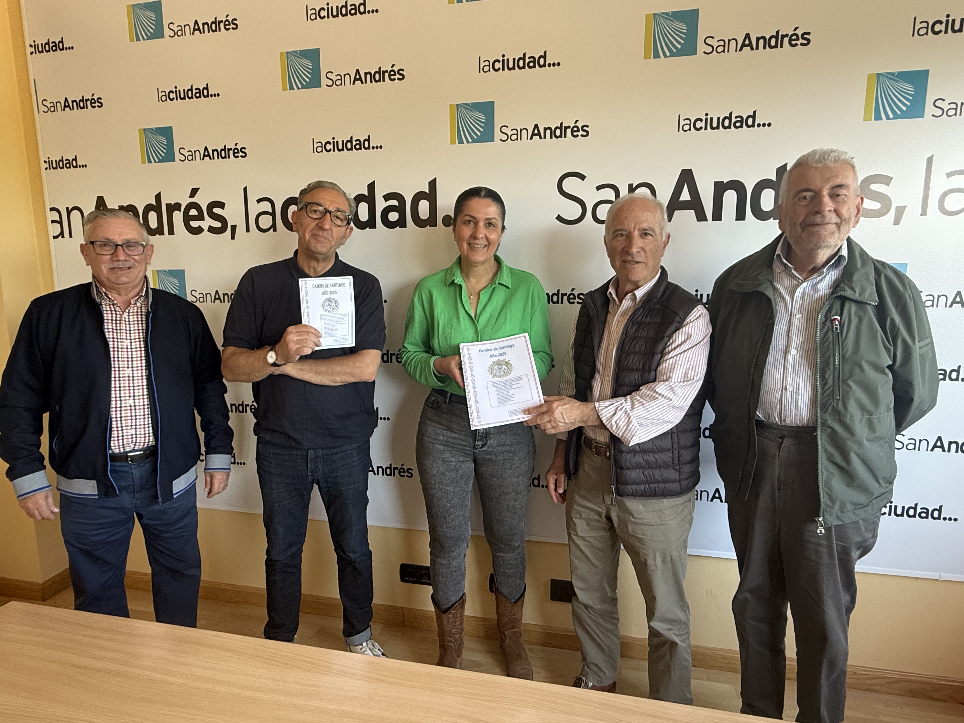 Reunión entre el consistorio y la asociación. | L.N.C.