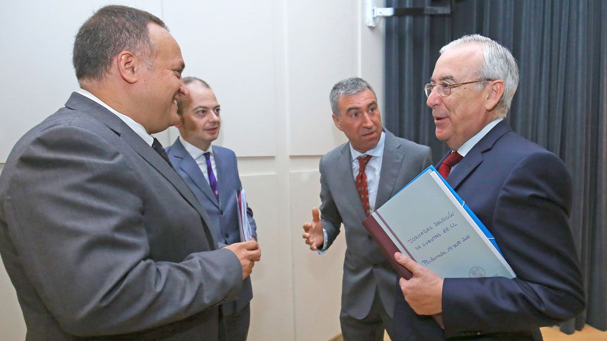 Encabo, a la derecha, que participó en la jornada informativa del Consejo Comarcal | C.S. (ICAL)