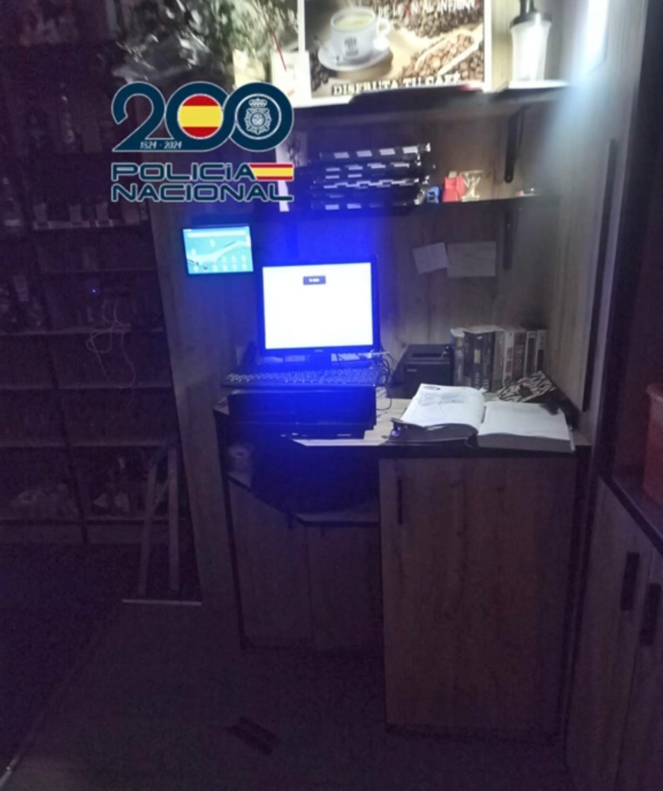 Caja registradora del bar de la avenida Nocedo que fue forzada. | L.N.C.