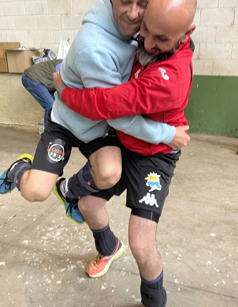Dos ilustres que regresaron, Arce y Marquiegui, calentando / F. FERNÁNDEZ