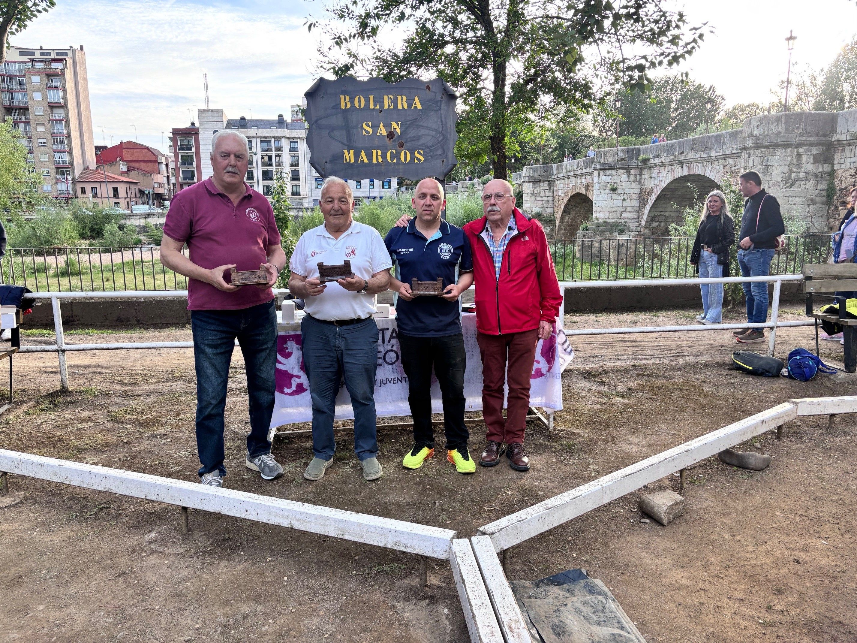 Bolos
