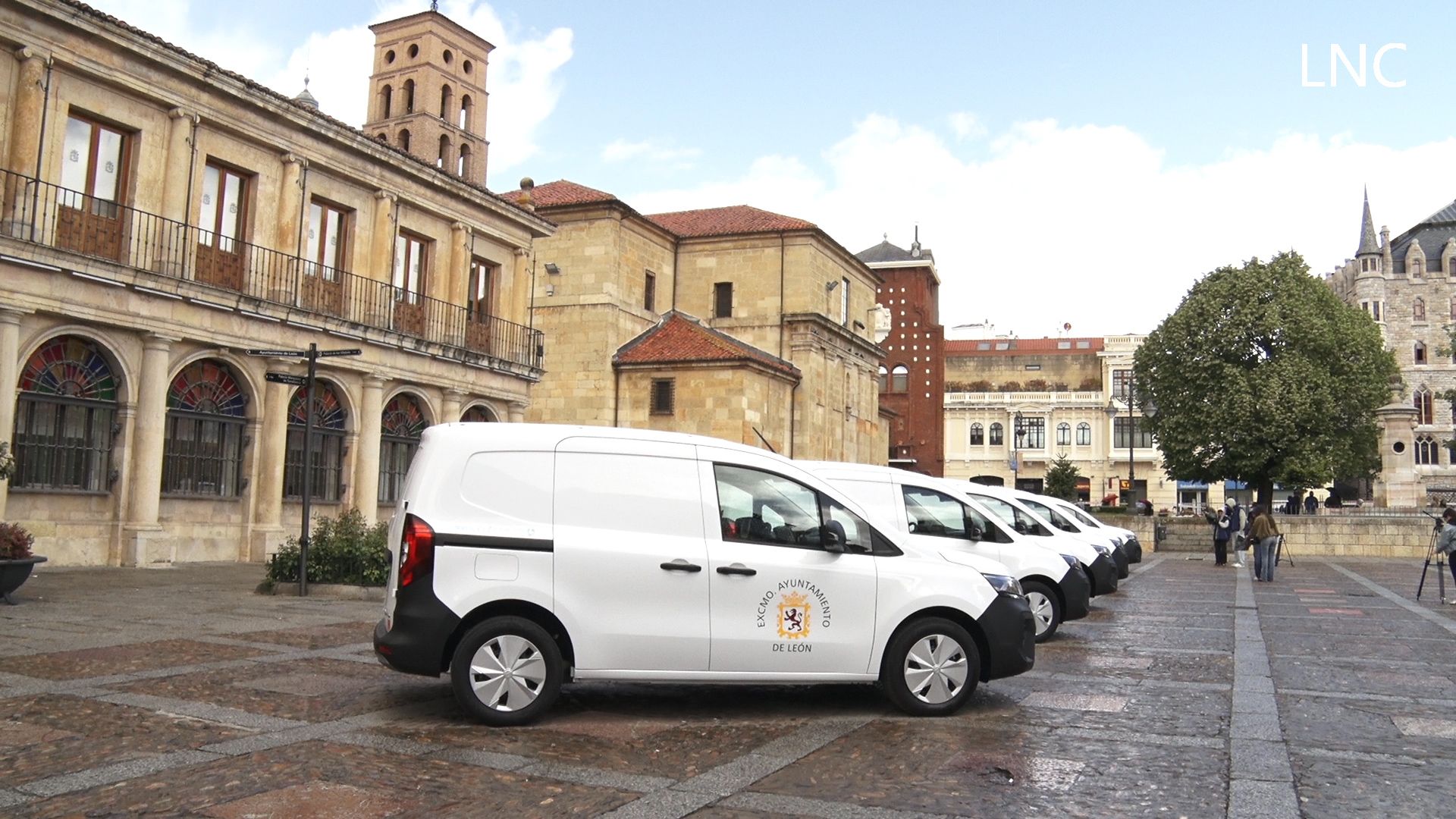 Seis nuevos vehículos eléctricos para seguir renovando la flota del Ayuntamiento de León