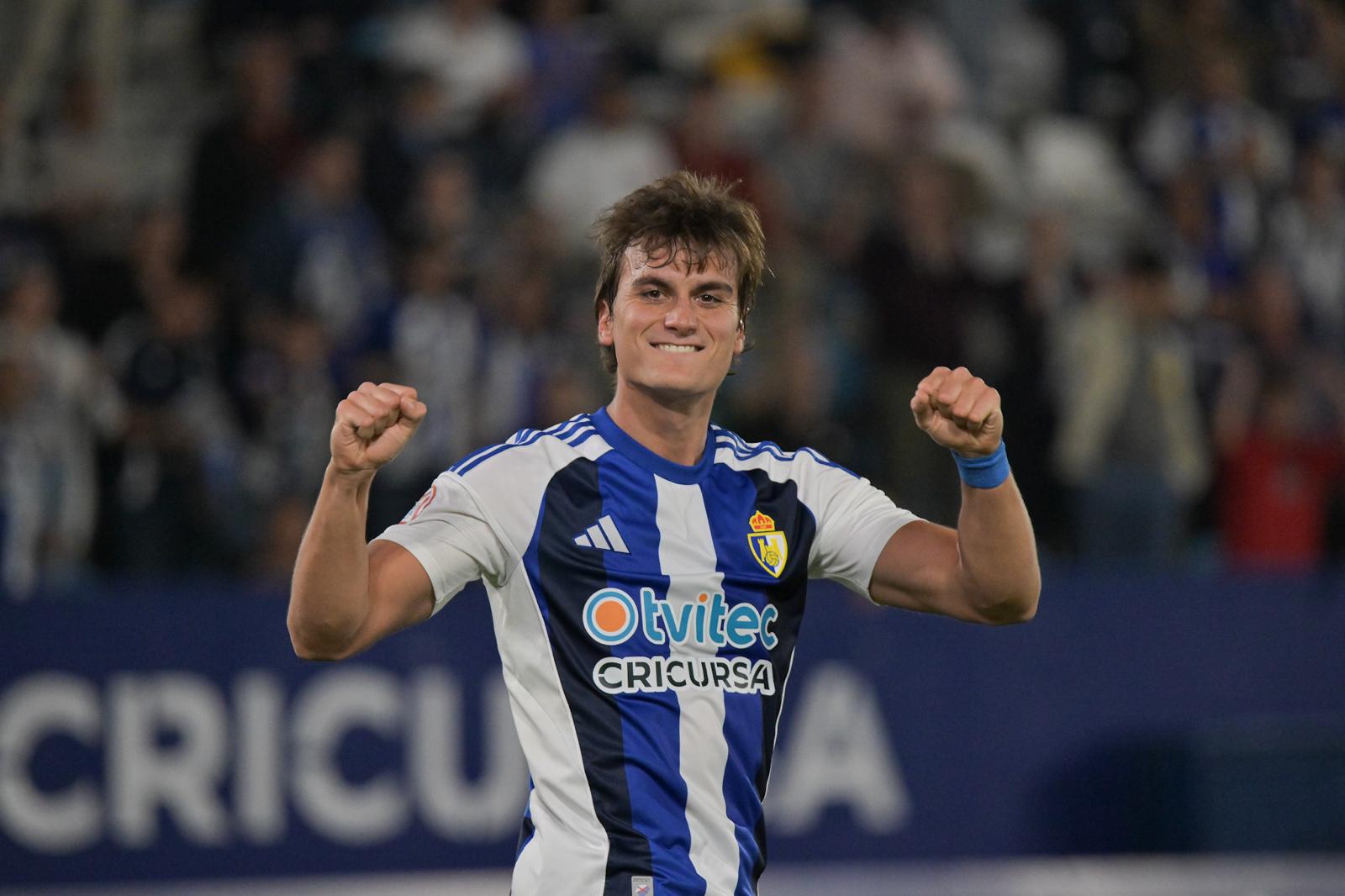 Slavy celebrando su tanto ante el Mérida en El Toralín. QUINITO
