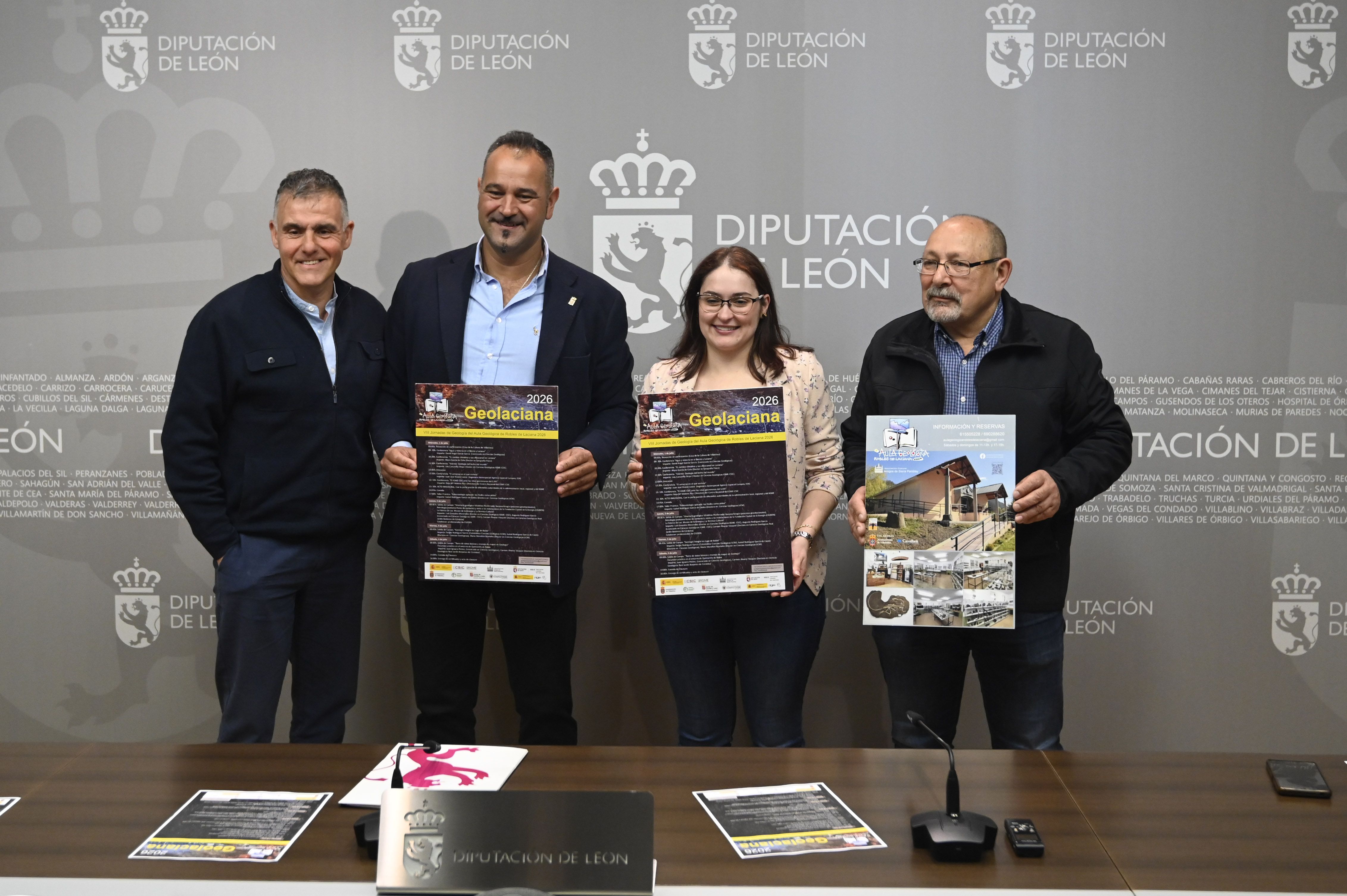 Un instante de la presentación de la VIII edición de las Jornadas de Geología del Aula Geológica de Robles de Laciana 2026. | SAÚL ARÉN