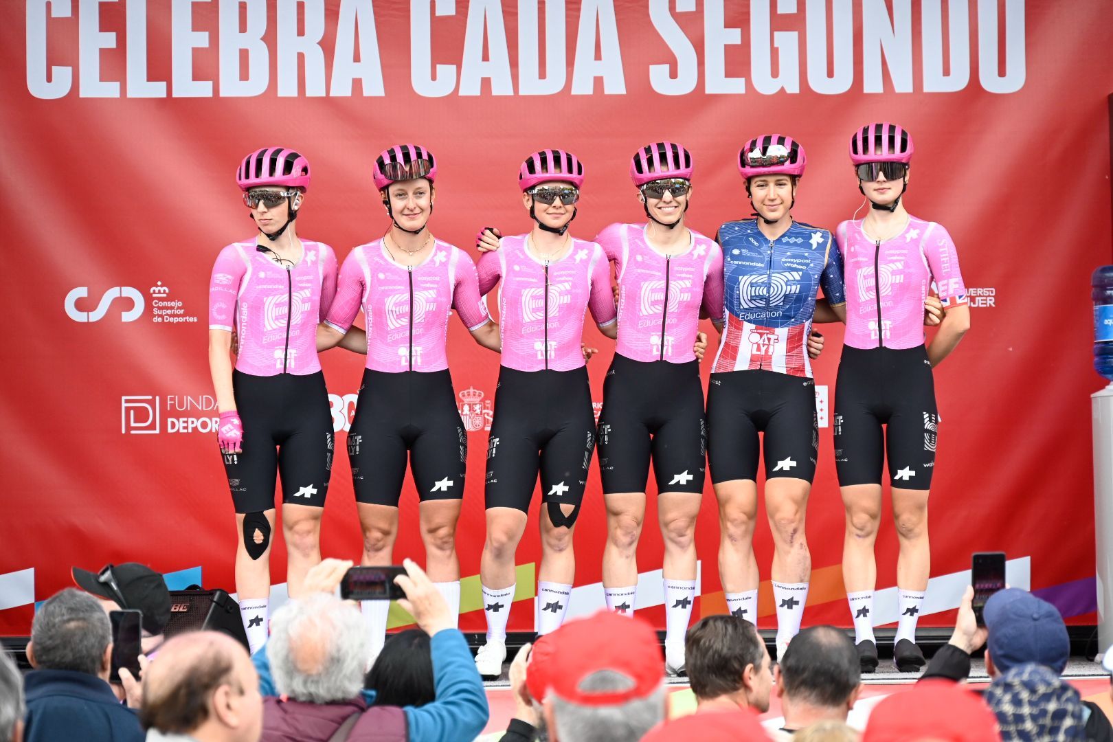 La Vuelta Ciclista Femenina unió León y Astorga en una de las etapas más decisivas. SAÚL ARÉN (2)