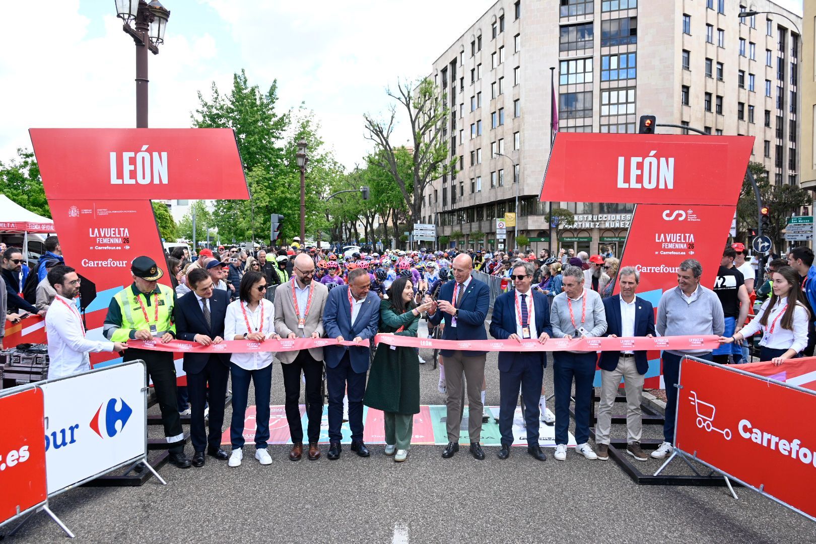 La Vuelta Ciclista Femenina unió León y Astorga en una de las etapas más decisivas. SAÚL ARÉN (8)
