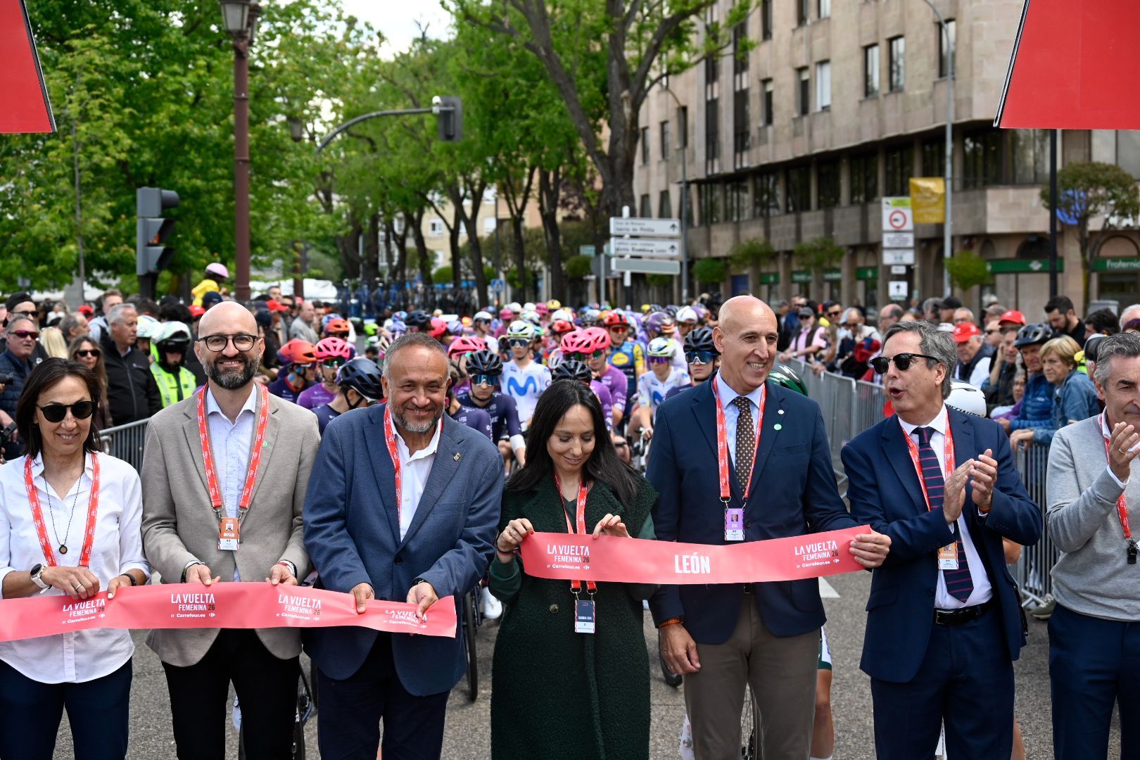 La Vuelta Ciclista Femenina unió León y Astorga en una de las etapas más decisivas. SAÚL ARÉN (12)