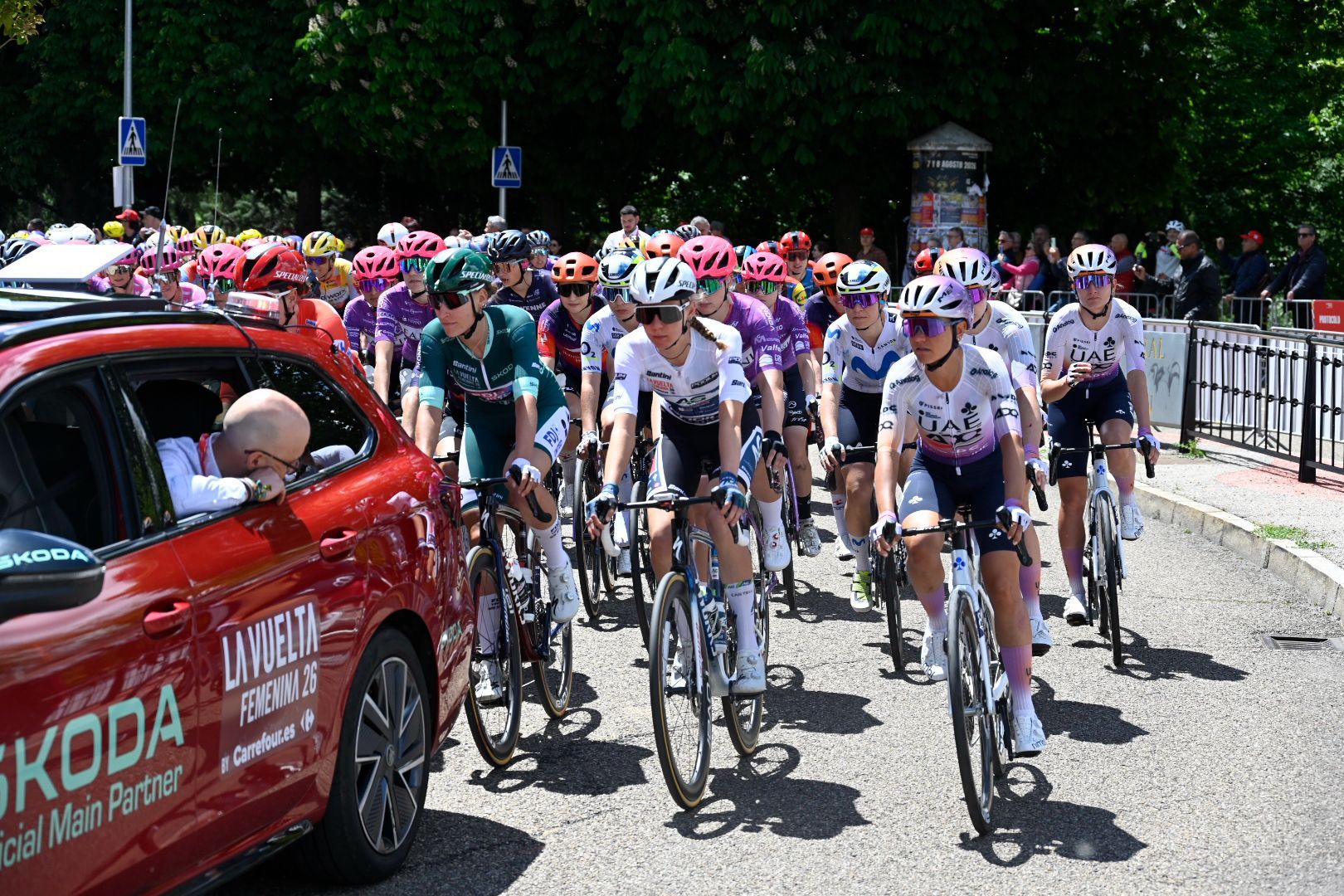 La Vuelta Ciclista Femenina unió León y Astorga en una de las etapas más decisivas. SAÚL ARÉN (20)
