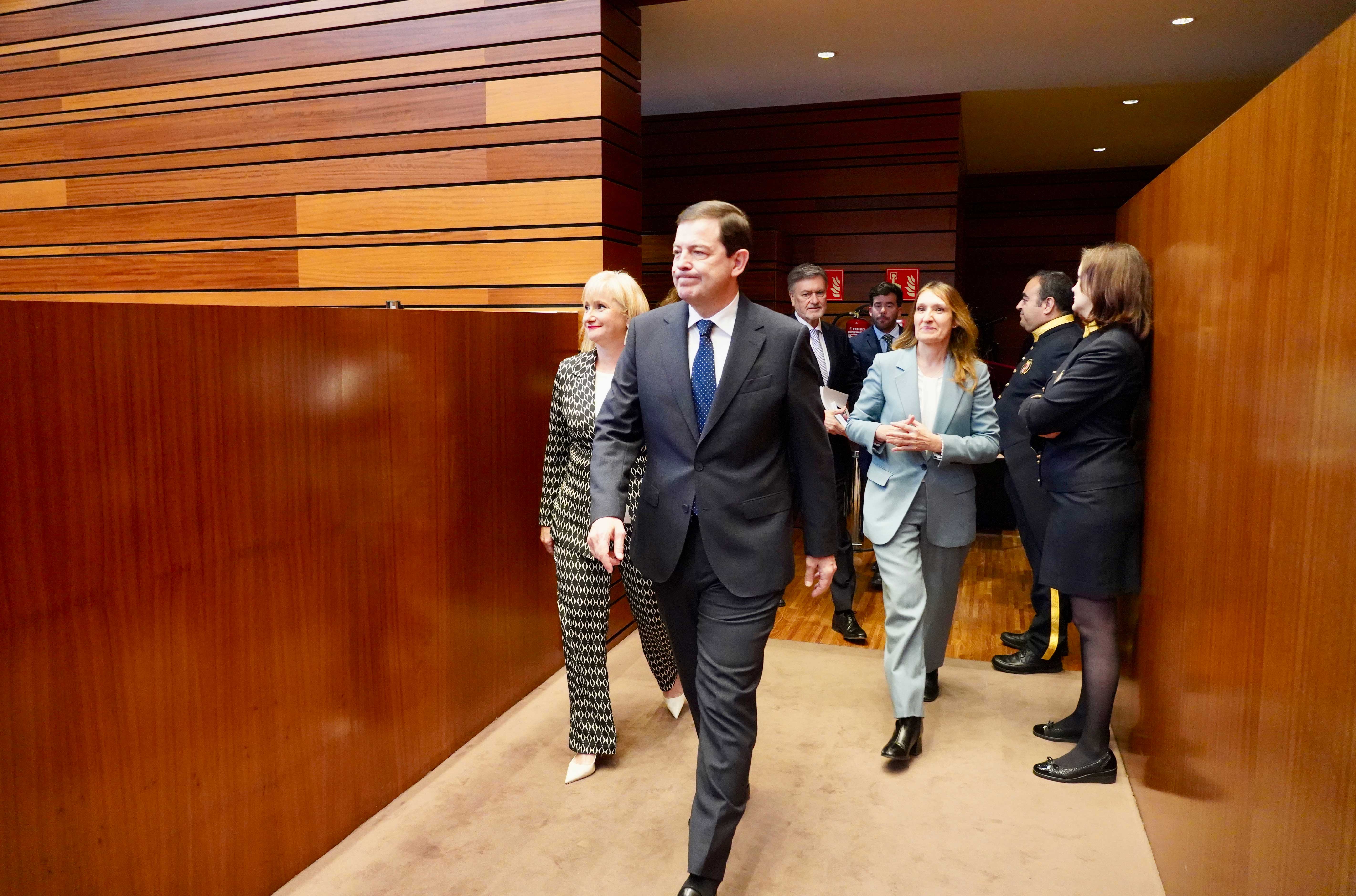 El presidente de la Junta, Alfonso Fernández Mañueco, durante la sesión constitutiva de las Cortes de Castilla y León de la XII Legislatura. | LETICIA PÉREZ