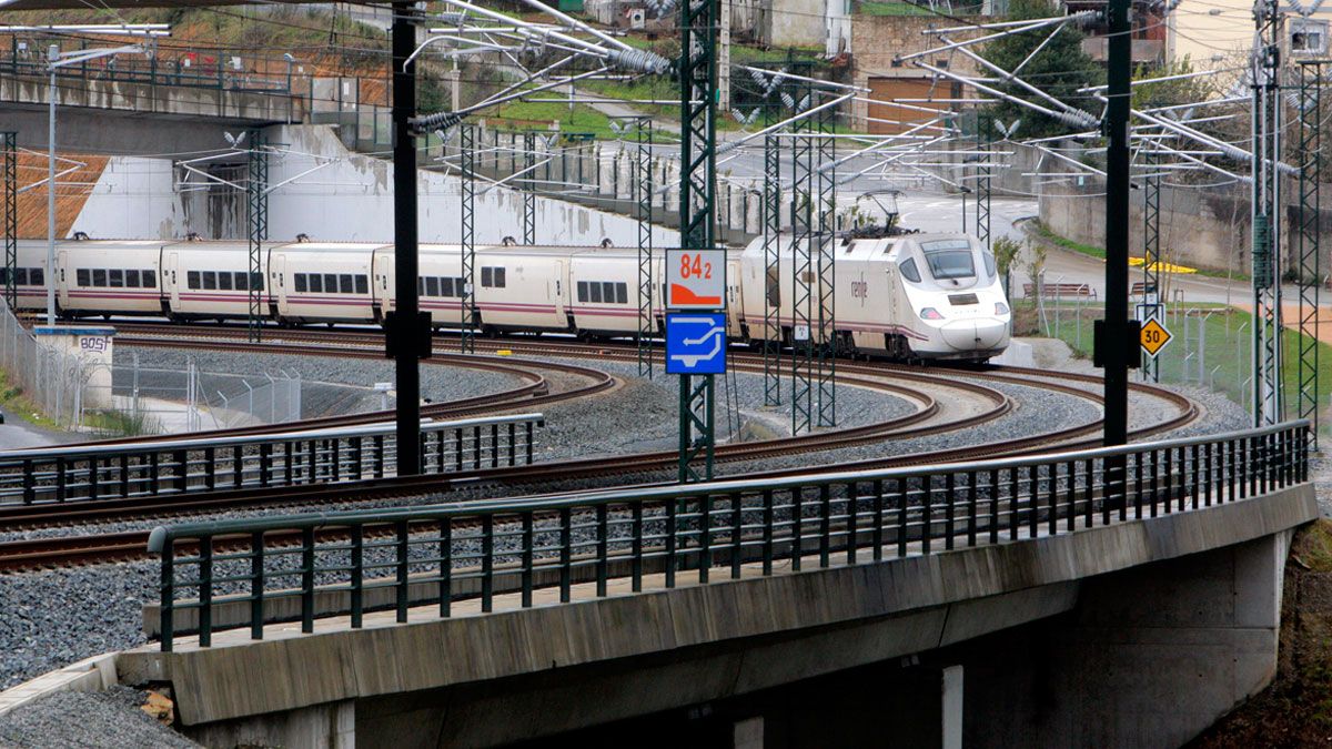 tren-alvia-01-10-2016.jpg tren-alvia-01-10-2016.jpg