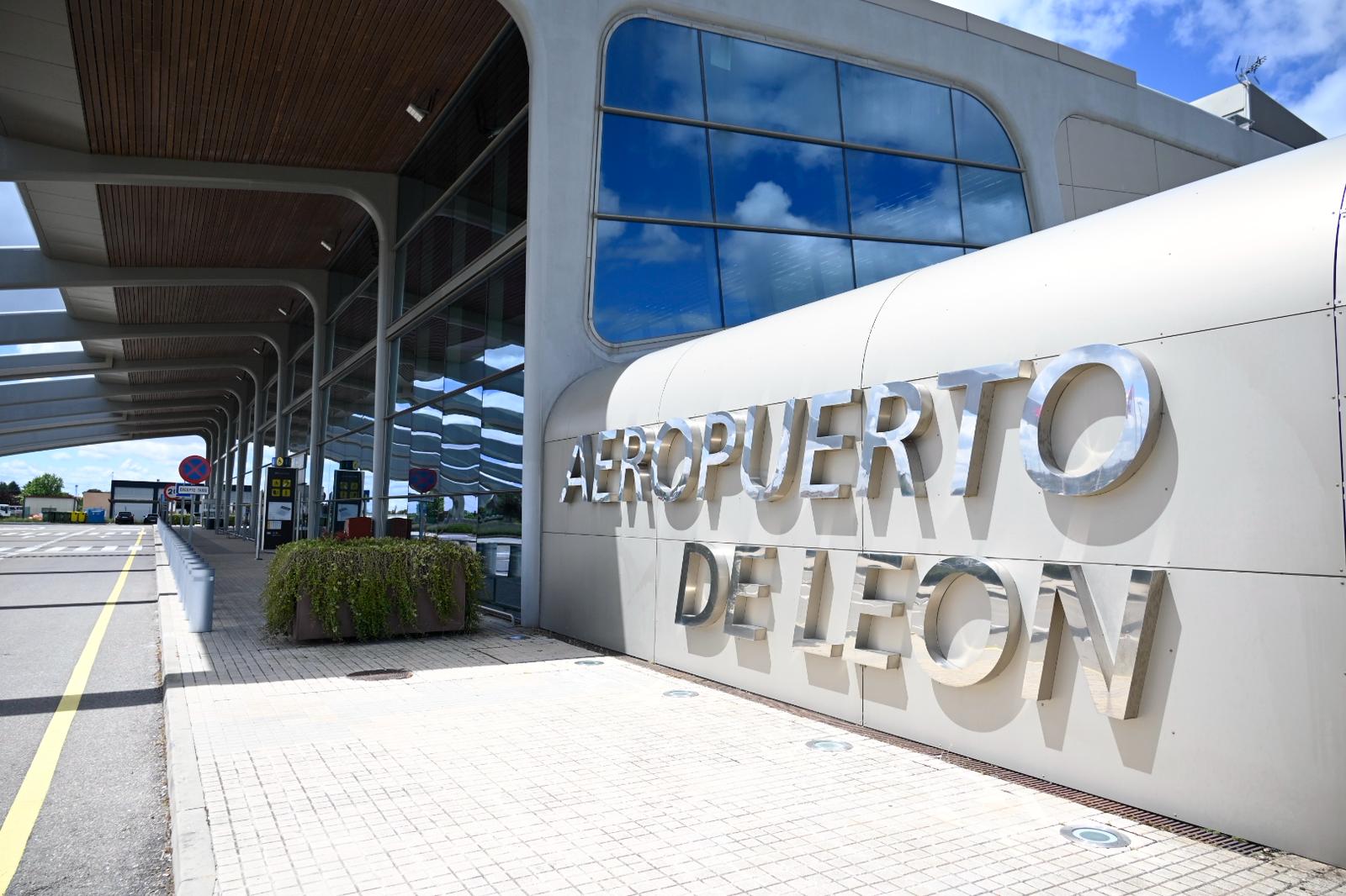 Imagen de archivo del aeropuerto de León. | SAÚL ARÉN